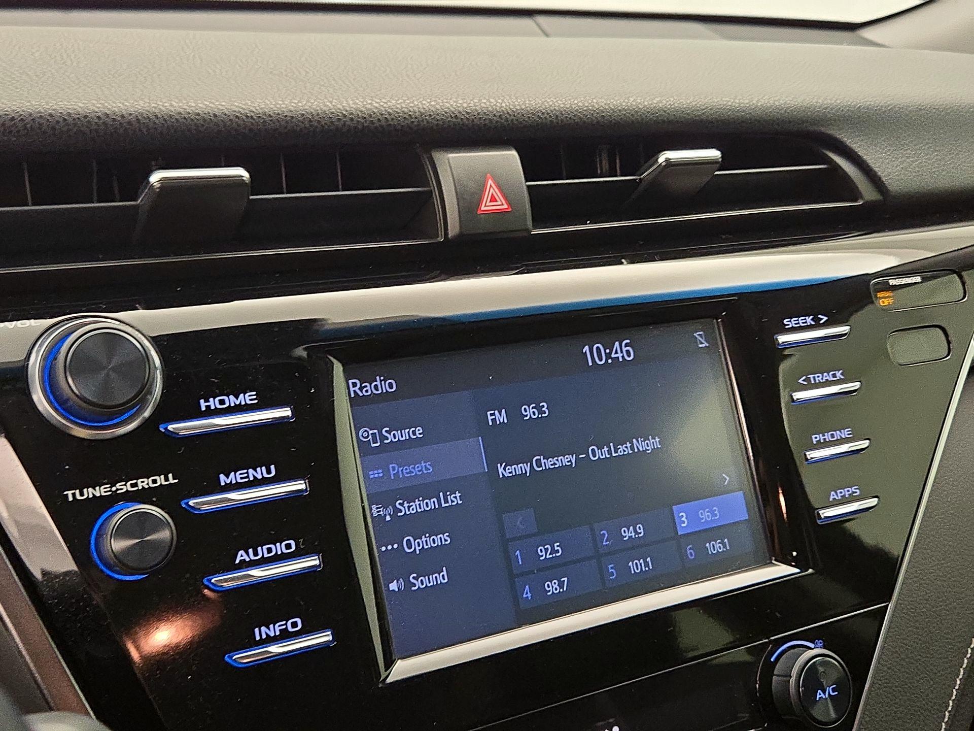 Thumbnail: 2018 Toyota Camry - 15