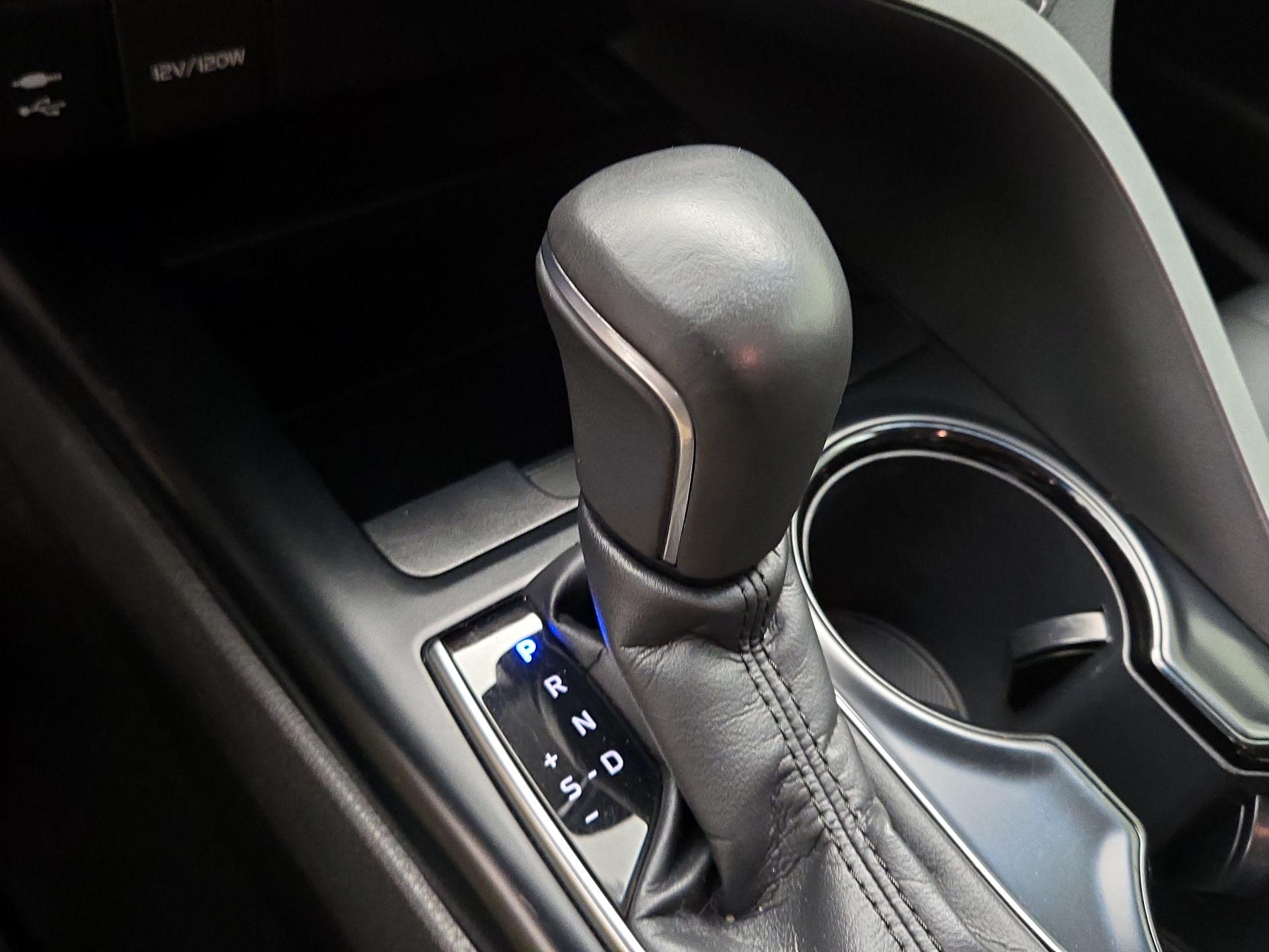 Thumbnail: 2018 Toyota Camry - 17