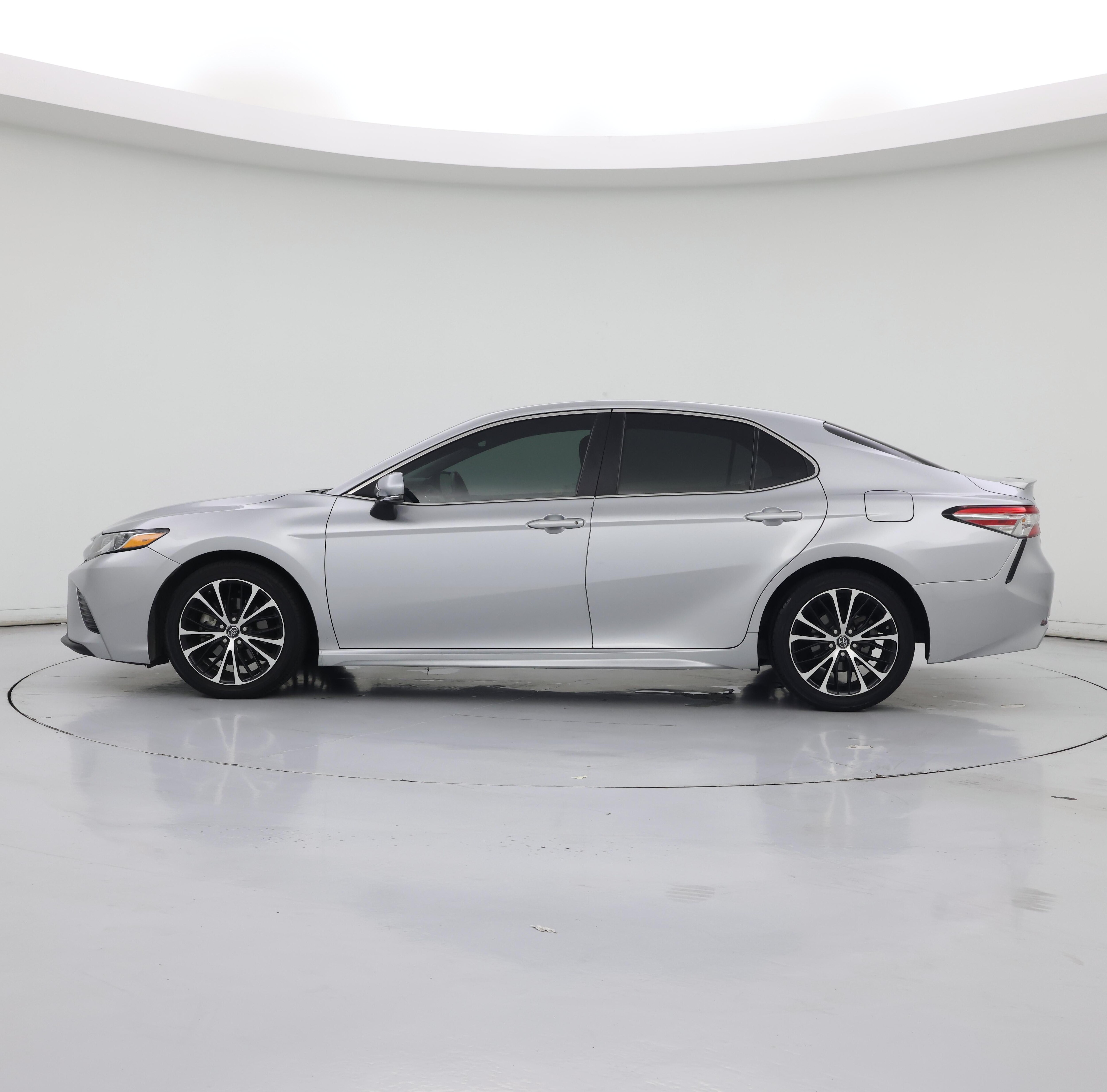 Thumbnail: 2018 Toyota Camry - 3
