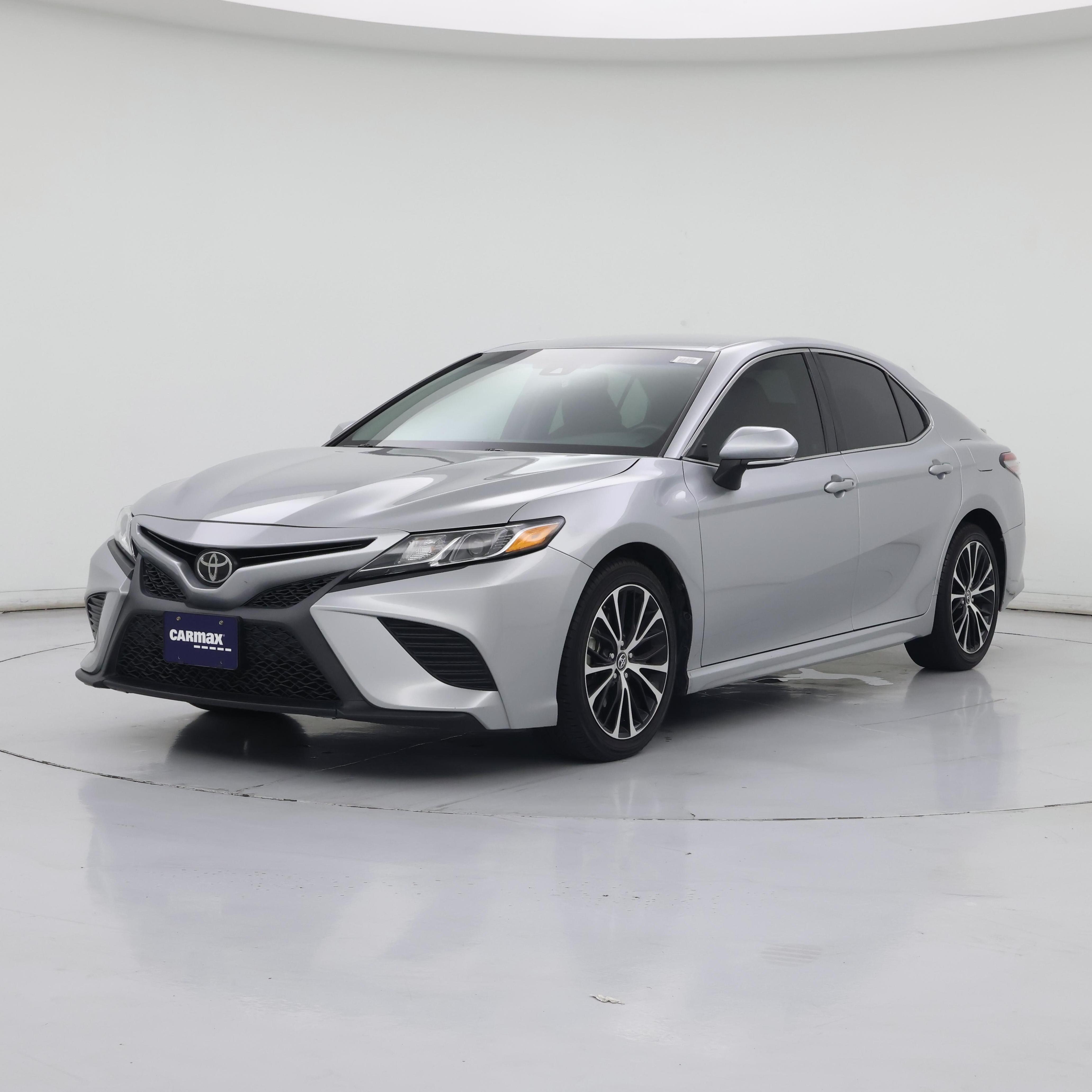 Thumbnail: 2018 Toyota Camry - 4