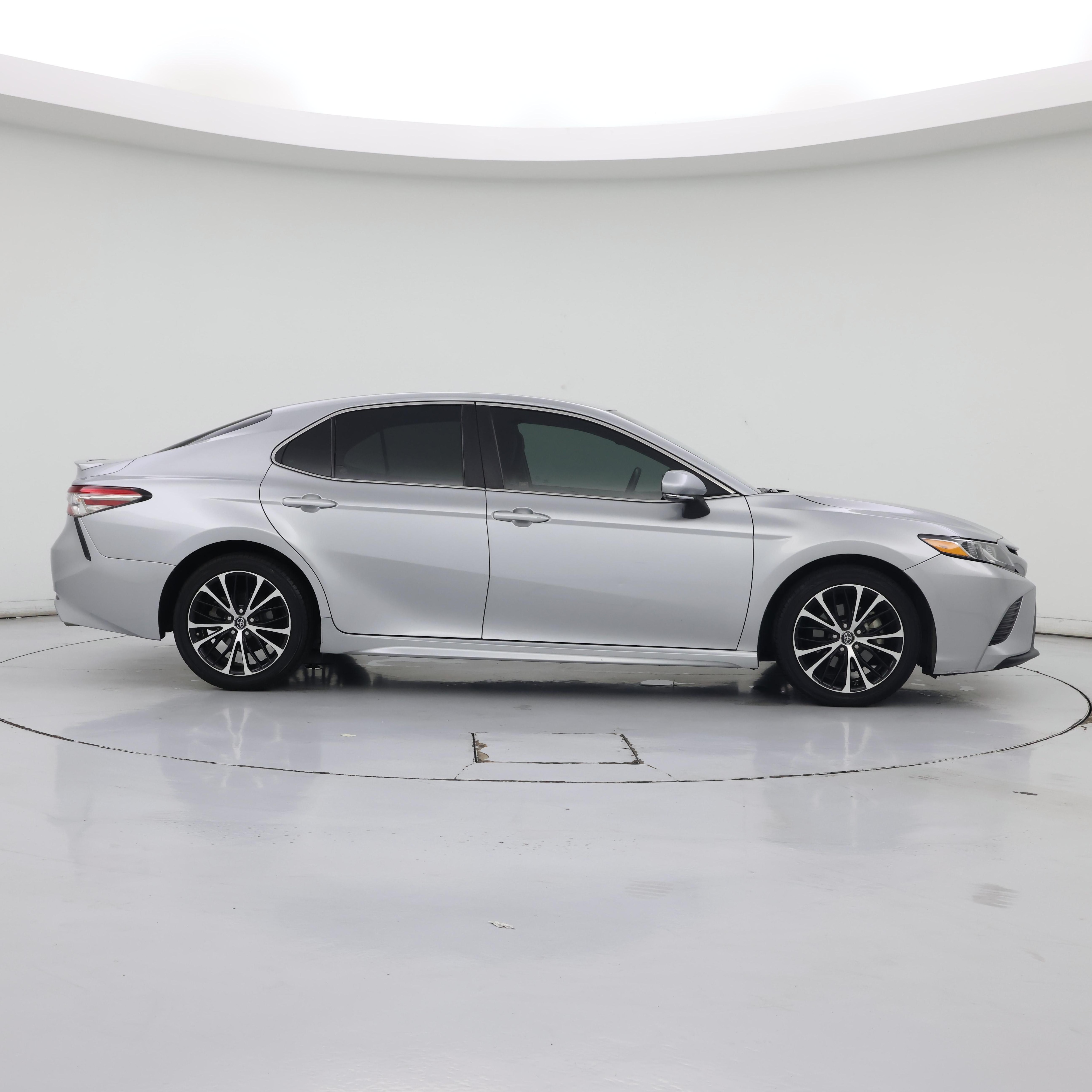 Thumbnail: 2018 Toyota Camry - 7