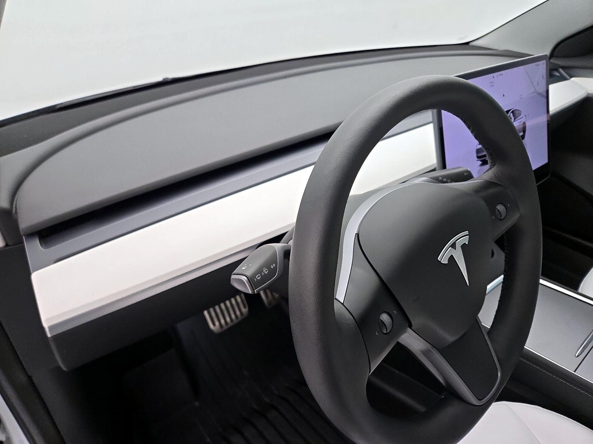 Thumbnail: 2022 Tesla Model 3 - 9