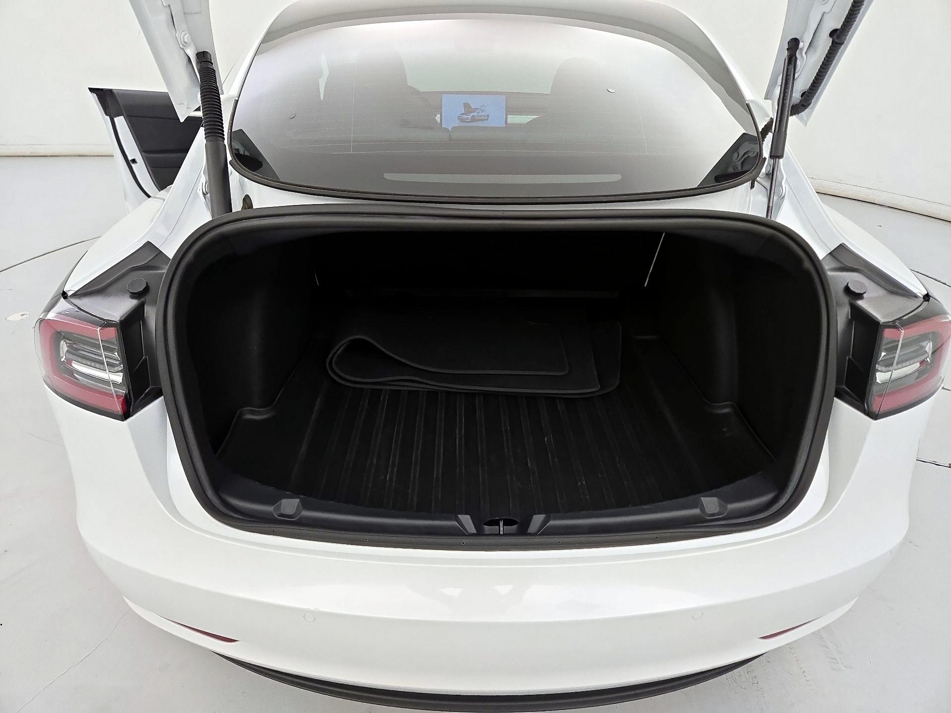 Thumbnail: 2022 Tesla Model 3 - 19
