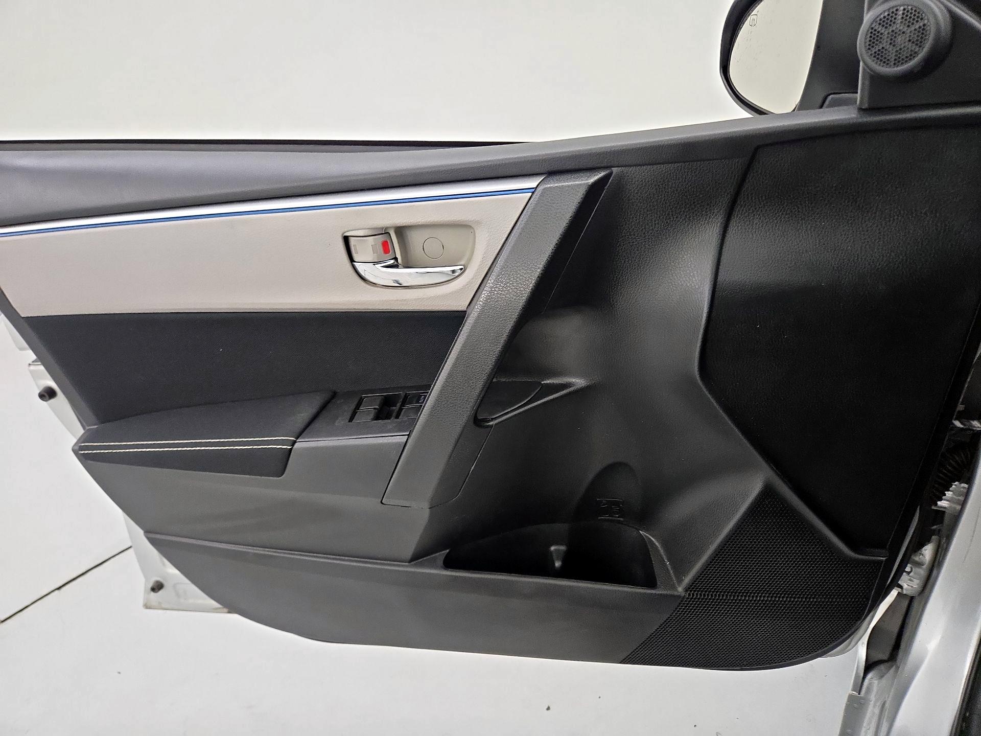 Thumbnail: 2016 Toyota Corolla - 12