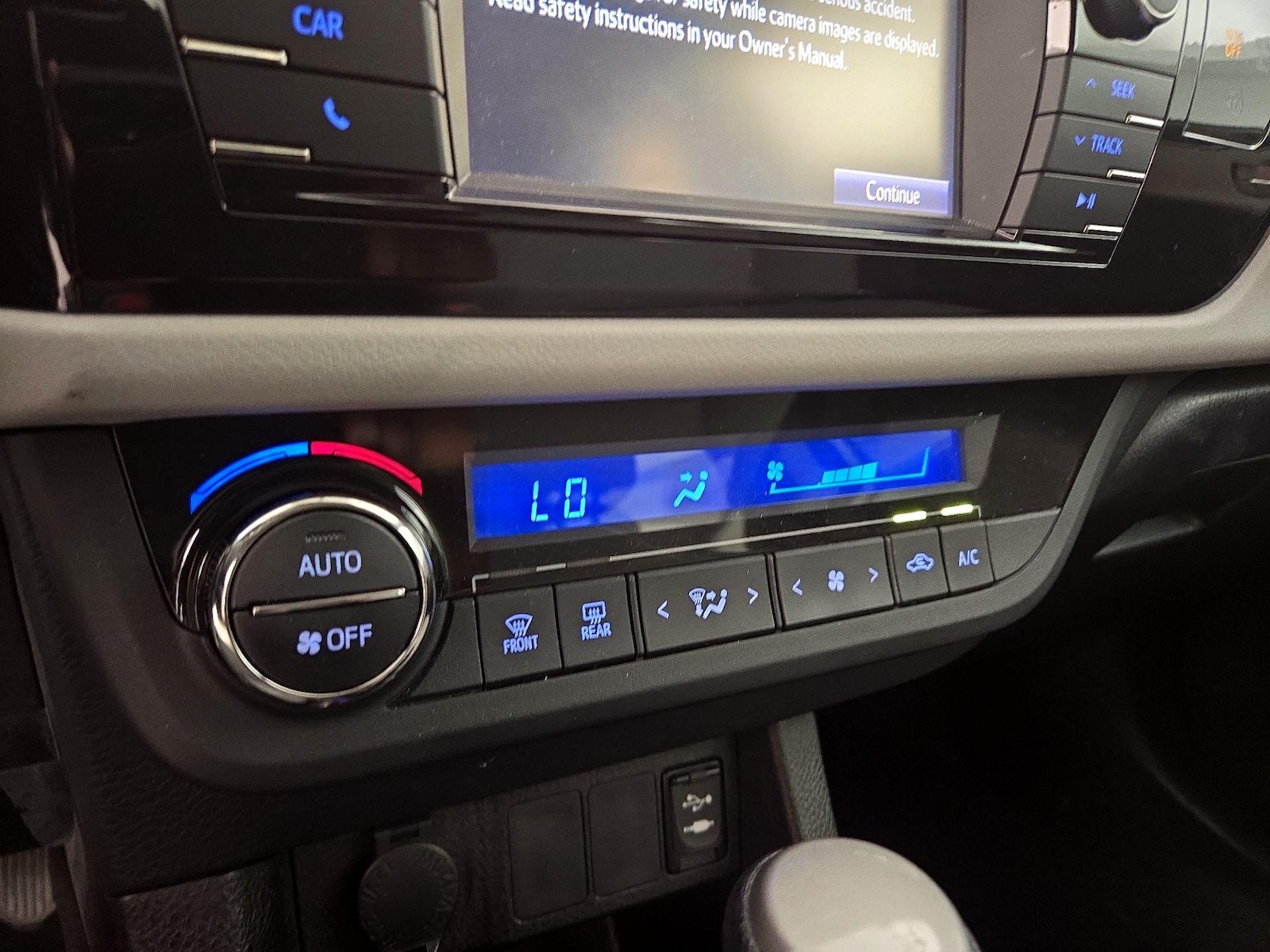 2016 Toyota Corolla LE - Photo 17