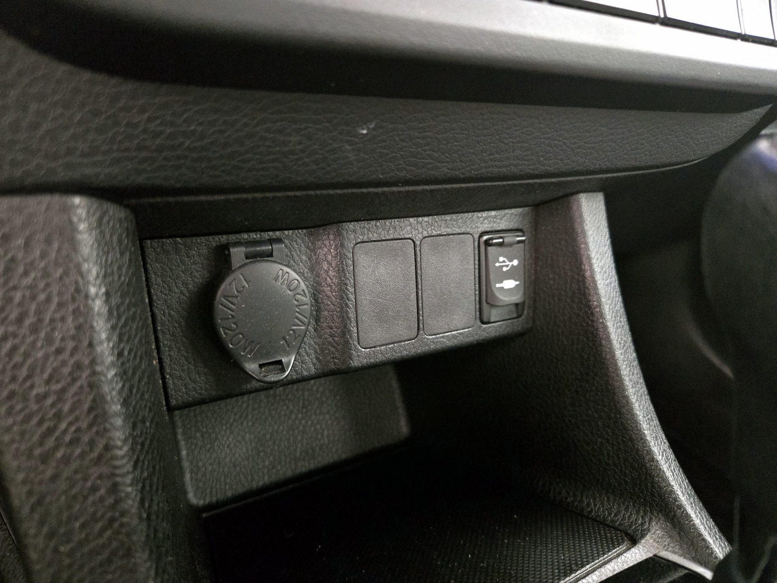 2016 Toyota Corolla LE - Photo 19
