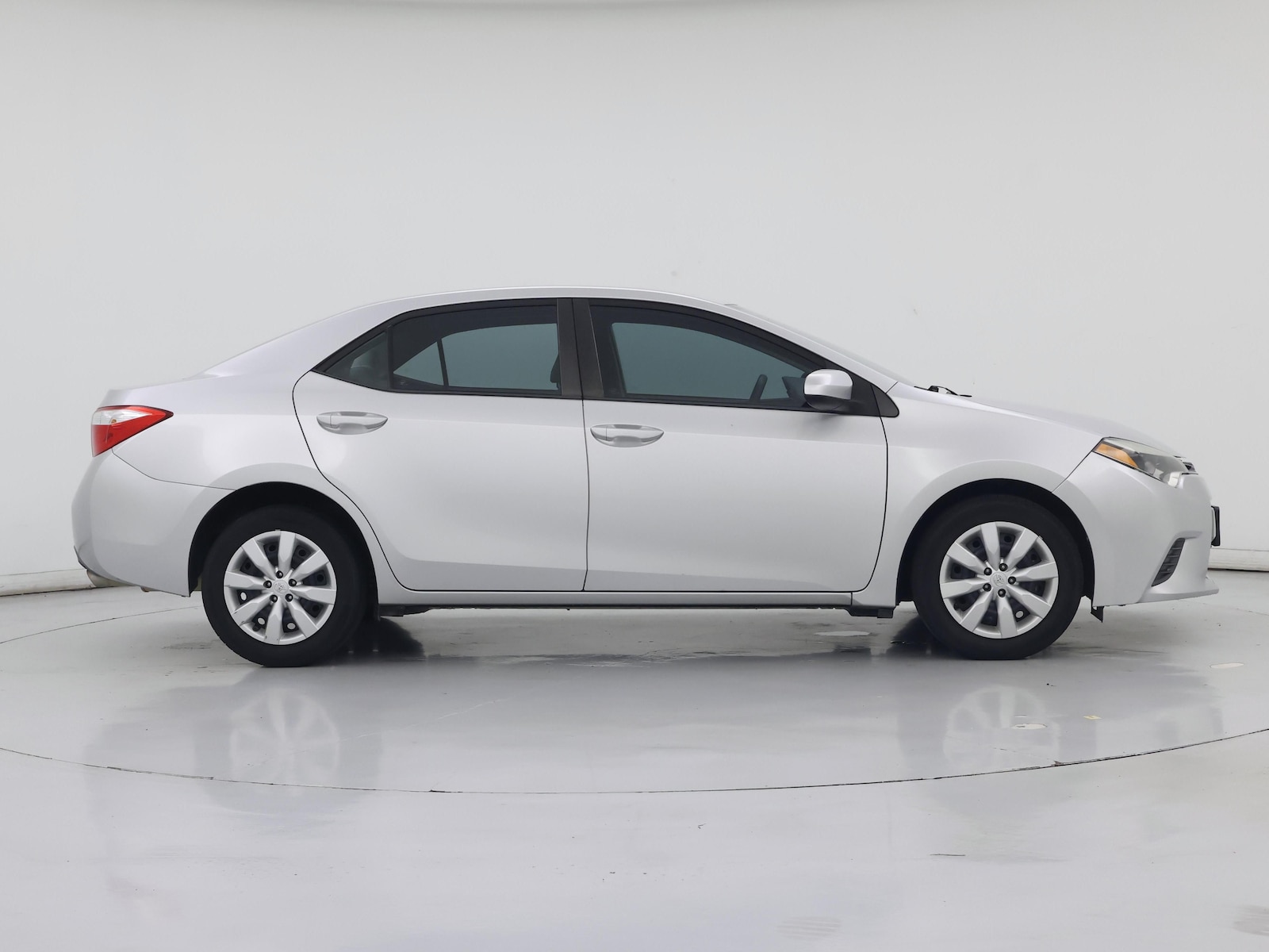 2016 Toyota Corolla LE - Photo 8