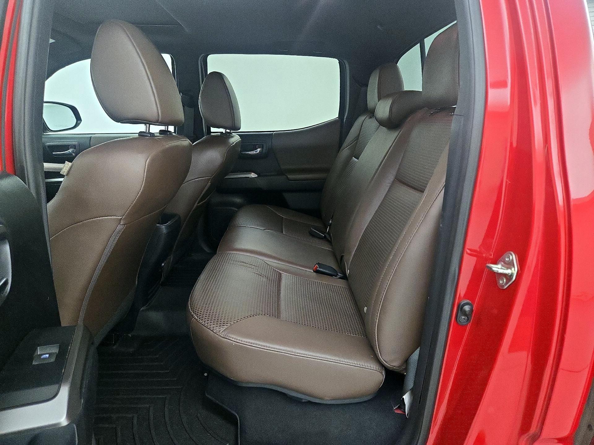 Thumbnail: 2018 Toyota Tacoma - 20
