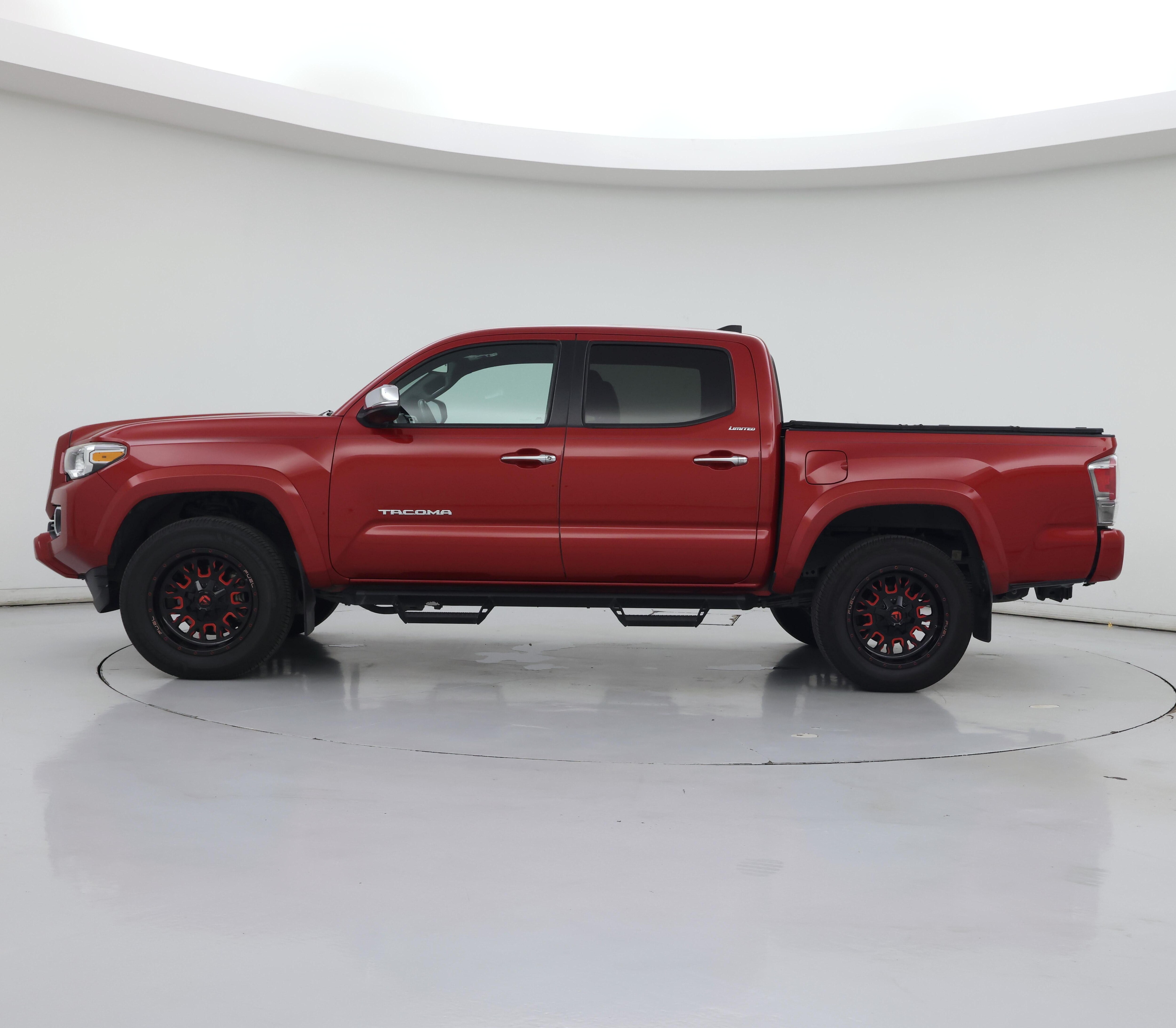 Thumbnail: 2018 Toyota Tacoma - 3
