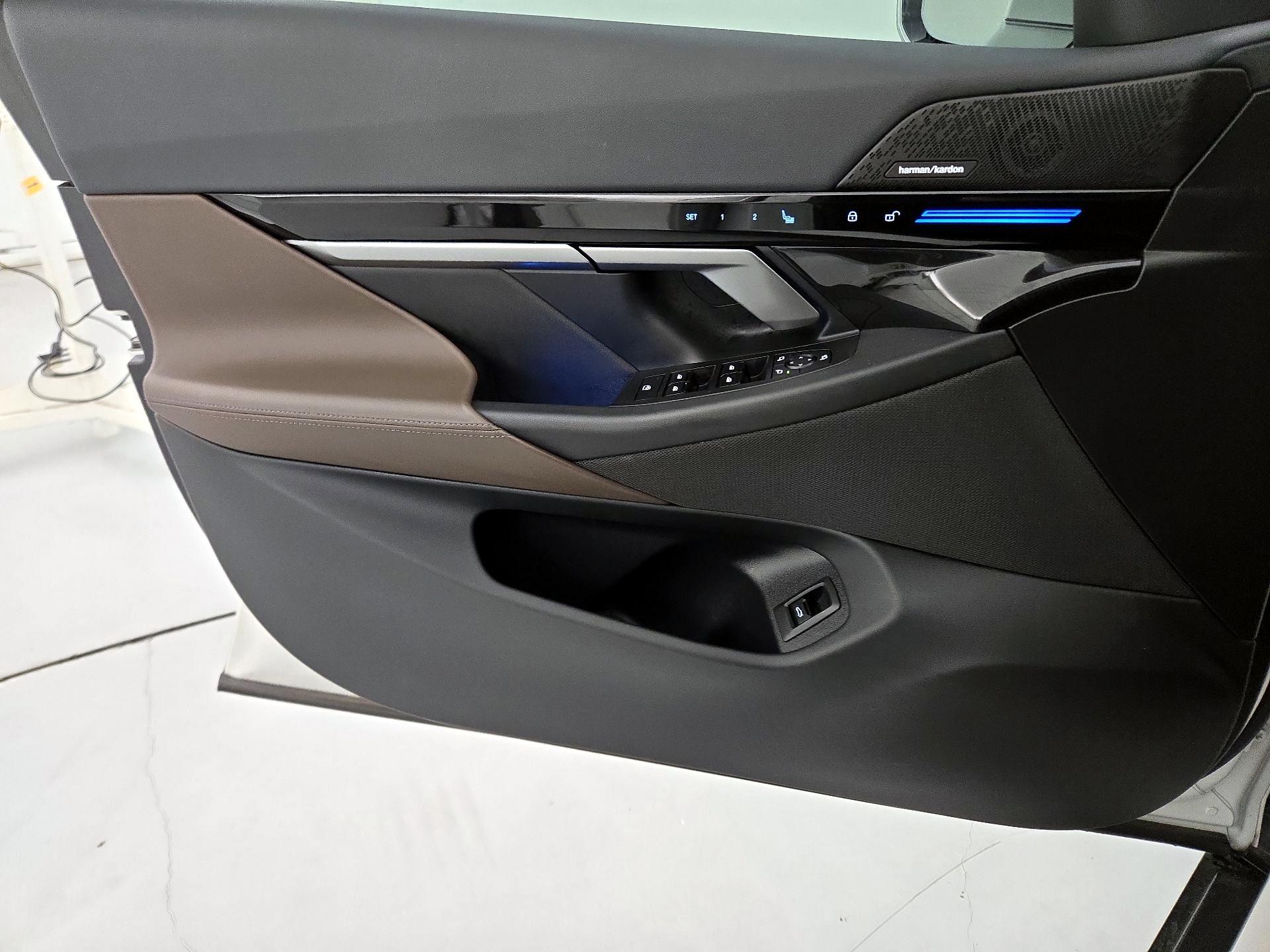 Thumbnail: 2024 BMW 5 Series - 12