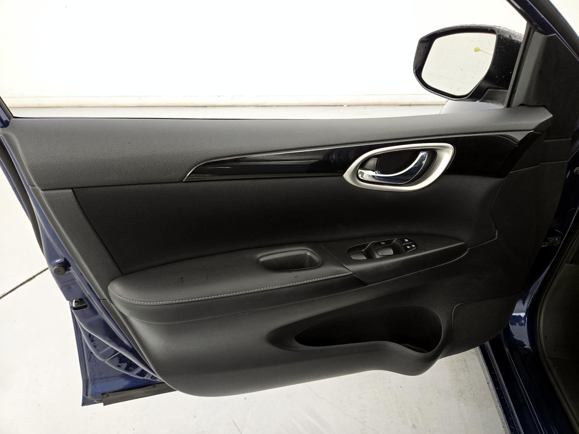 Thumbnail: 2018 Nissan Sentra - 12