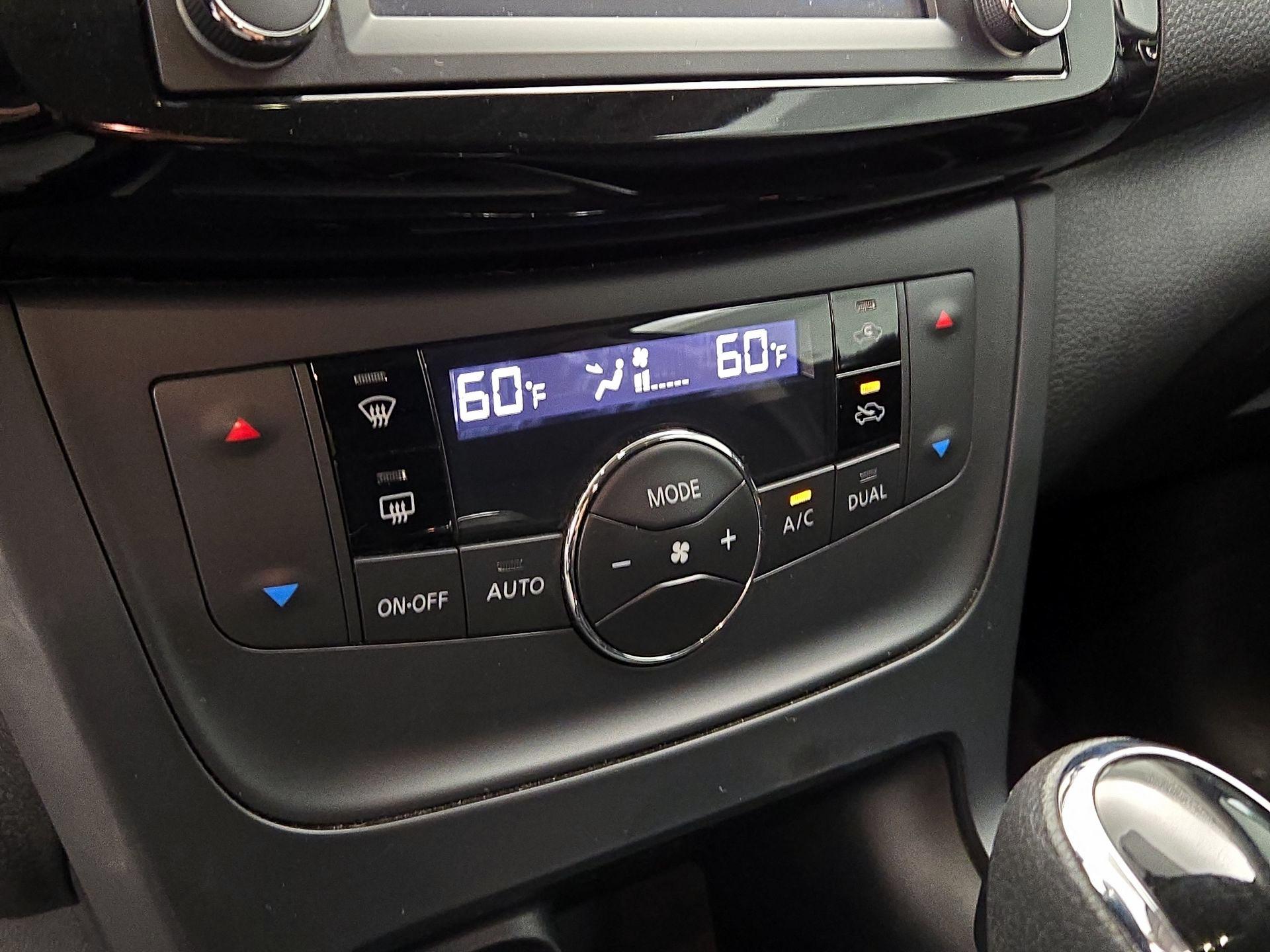 Thumbnail: 2018 Nissan Sentra - 17