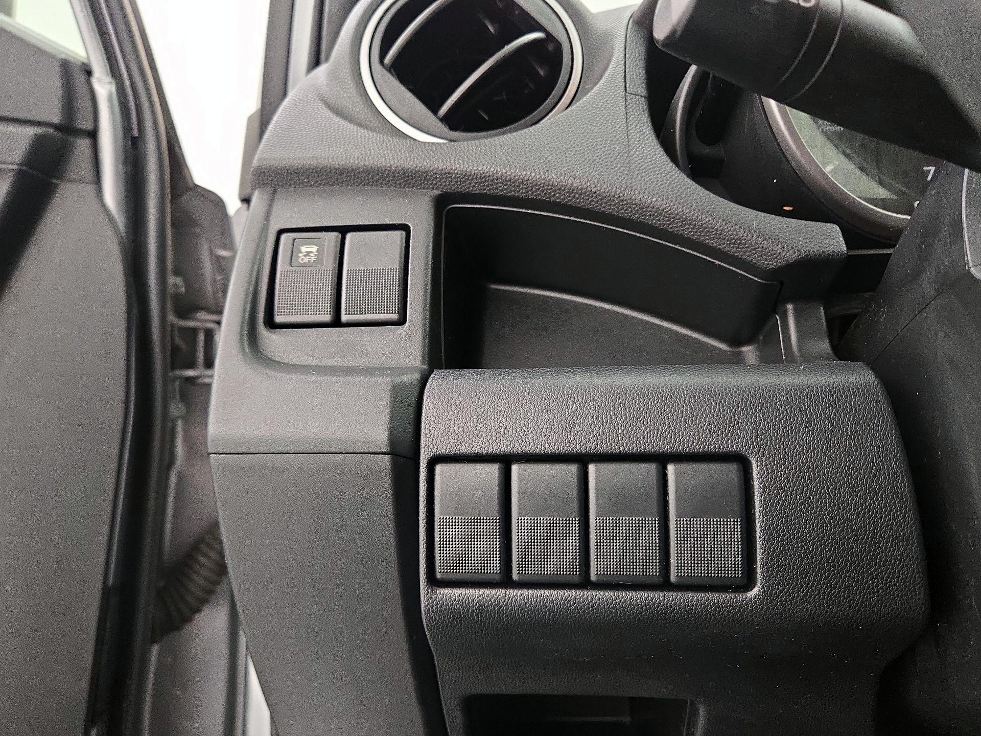 Thumbnail: 2015 Mazda Mazda5 - 13