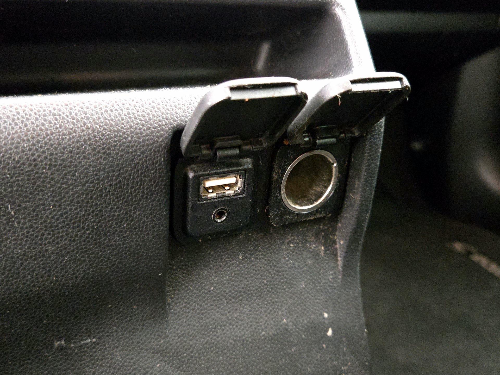 Thumbnail: 2015 Mazda Mazda5 - 17