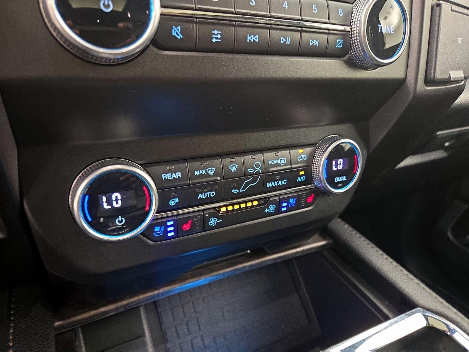 2021 Ford Expedition Limited - Photo 18