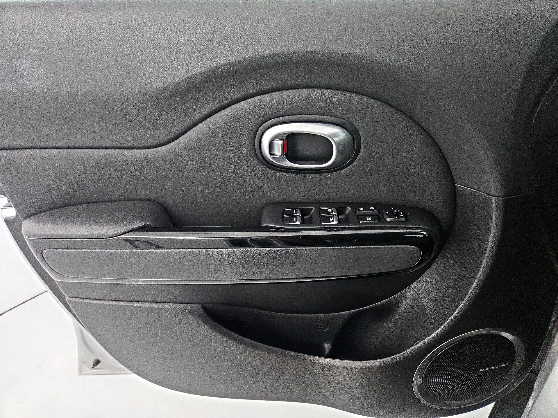 Thumbnail: 2018 Kia Soul - 12