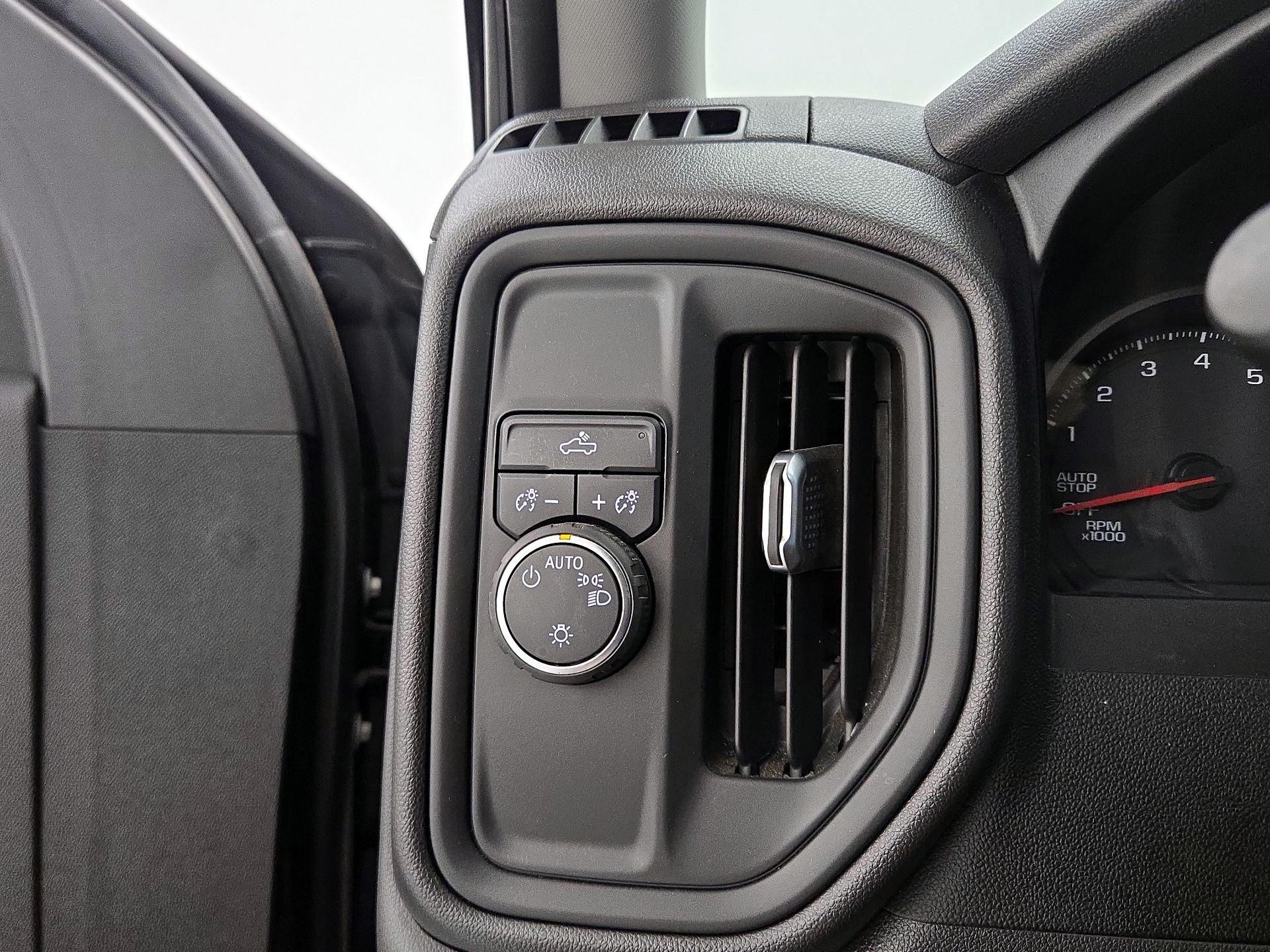 Thumbnail: 2021 Chevrolet Silverado 1500 - 13