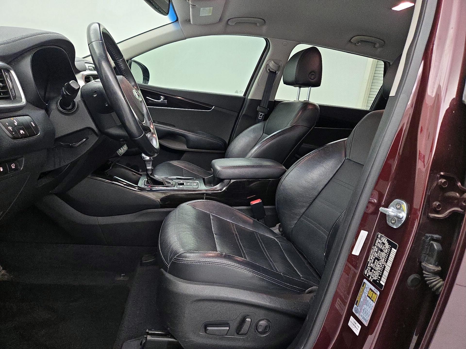 Thumbnail: 2019 Kia Sorento - 11