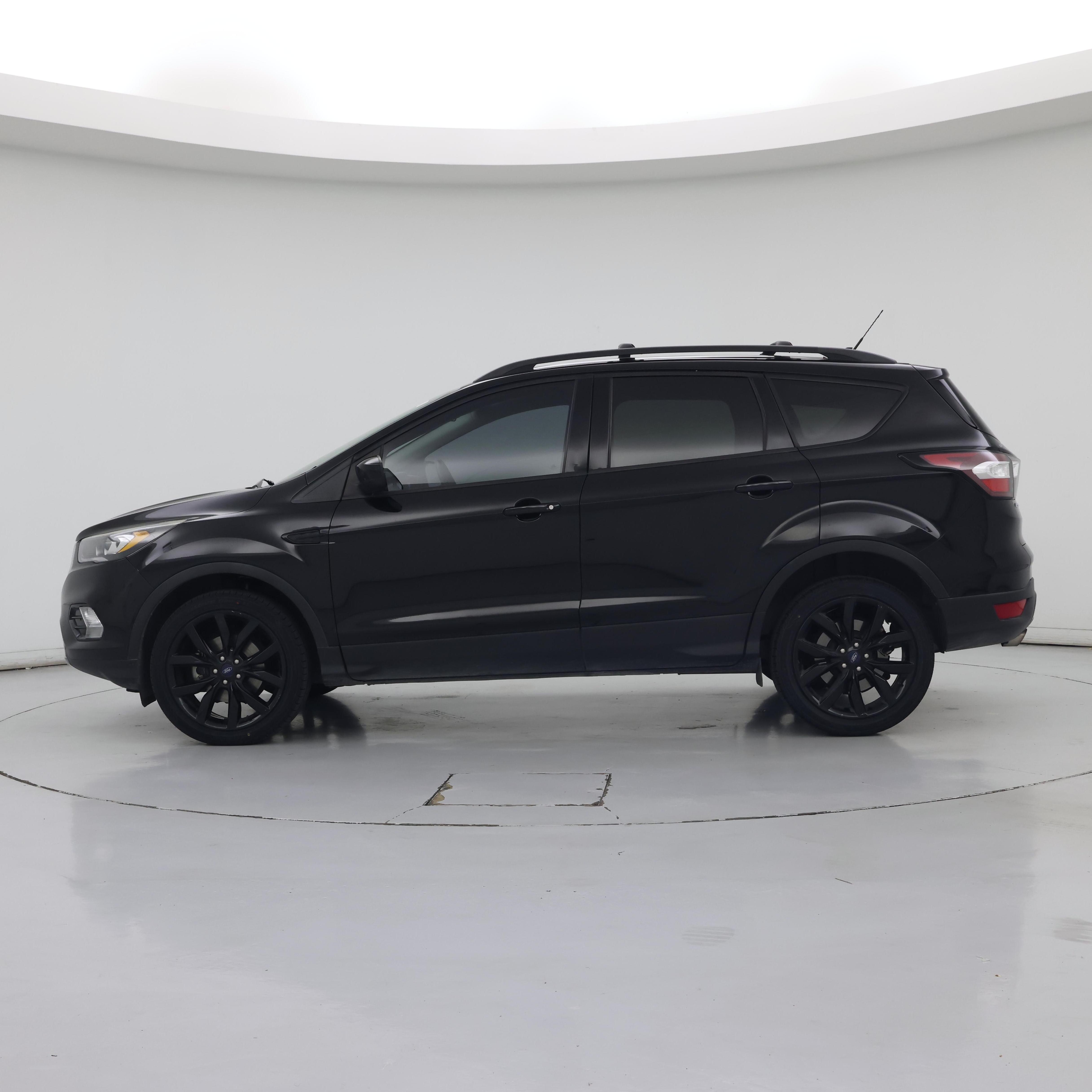 Thumbnail: 2018 Ford Escape - 3
