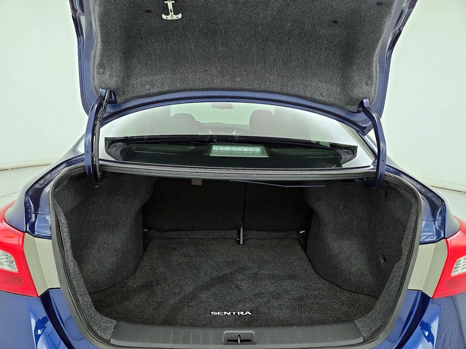 2019 Nissan Sentra SV - Photo 22