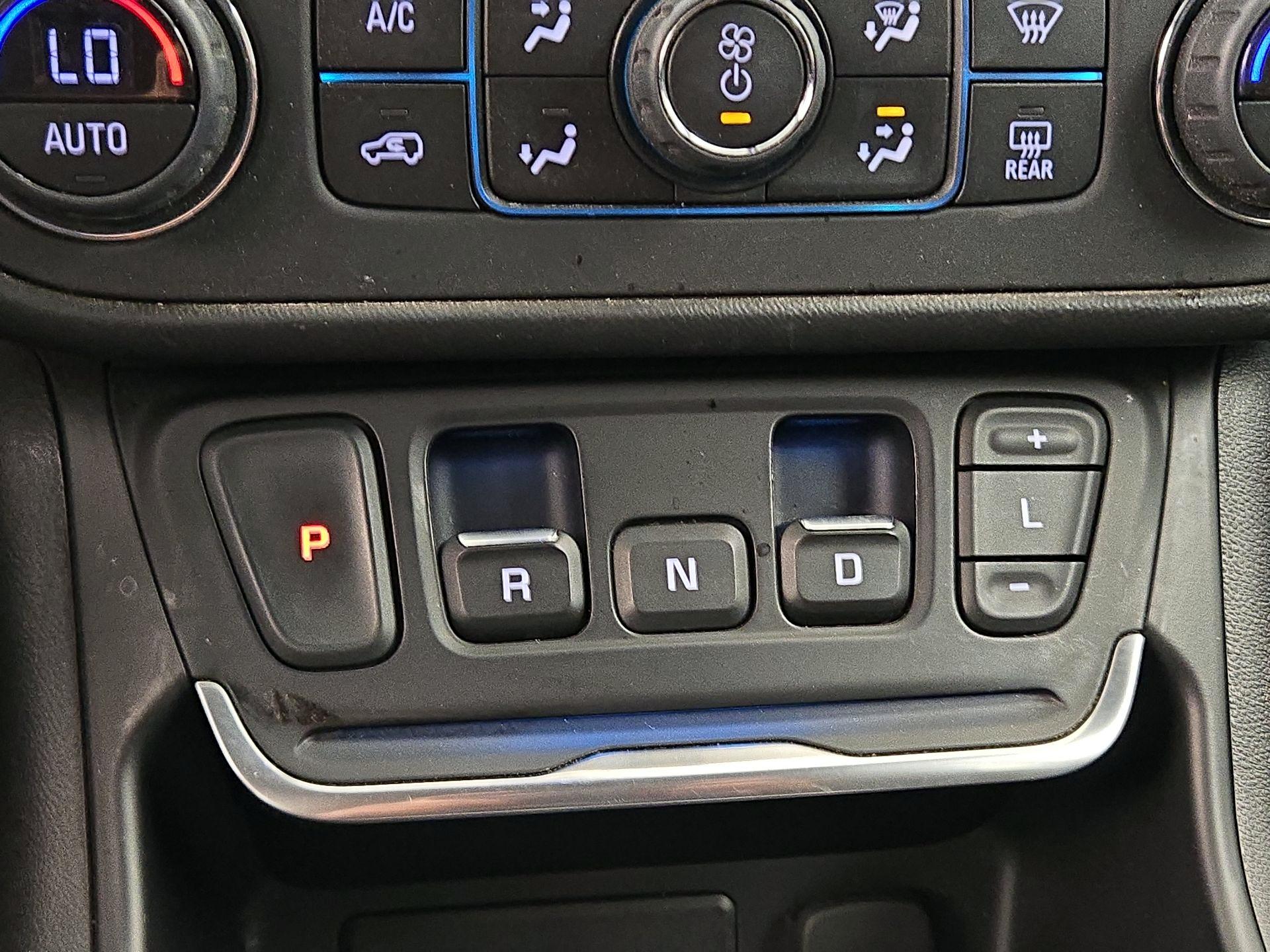 Thumbnail: 2019 GMC Terrain - 17