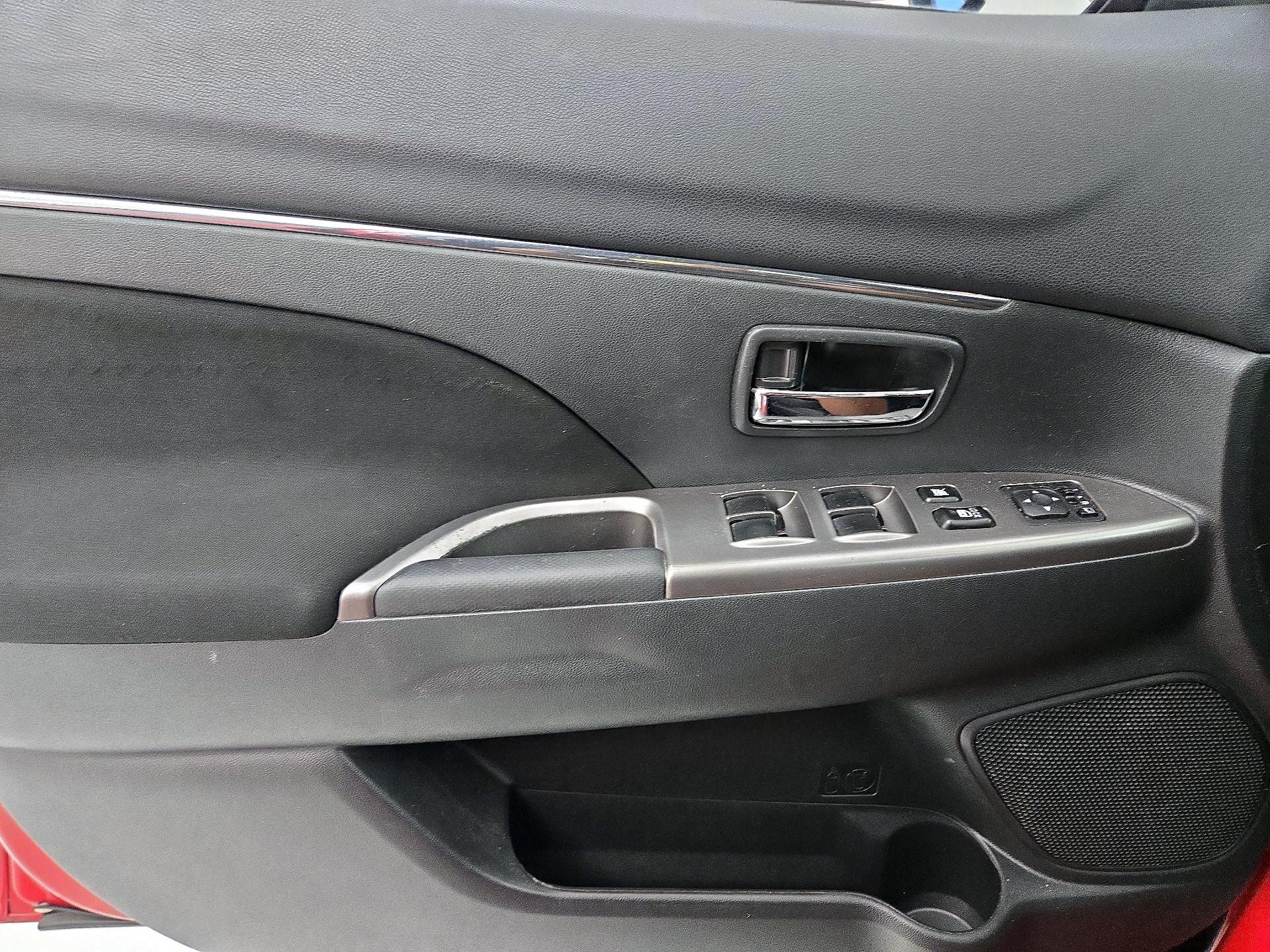 Thumbnail: 2019 Mitsubishi Outlander Sport - 12