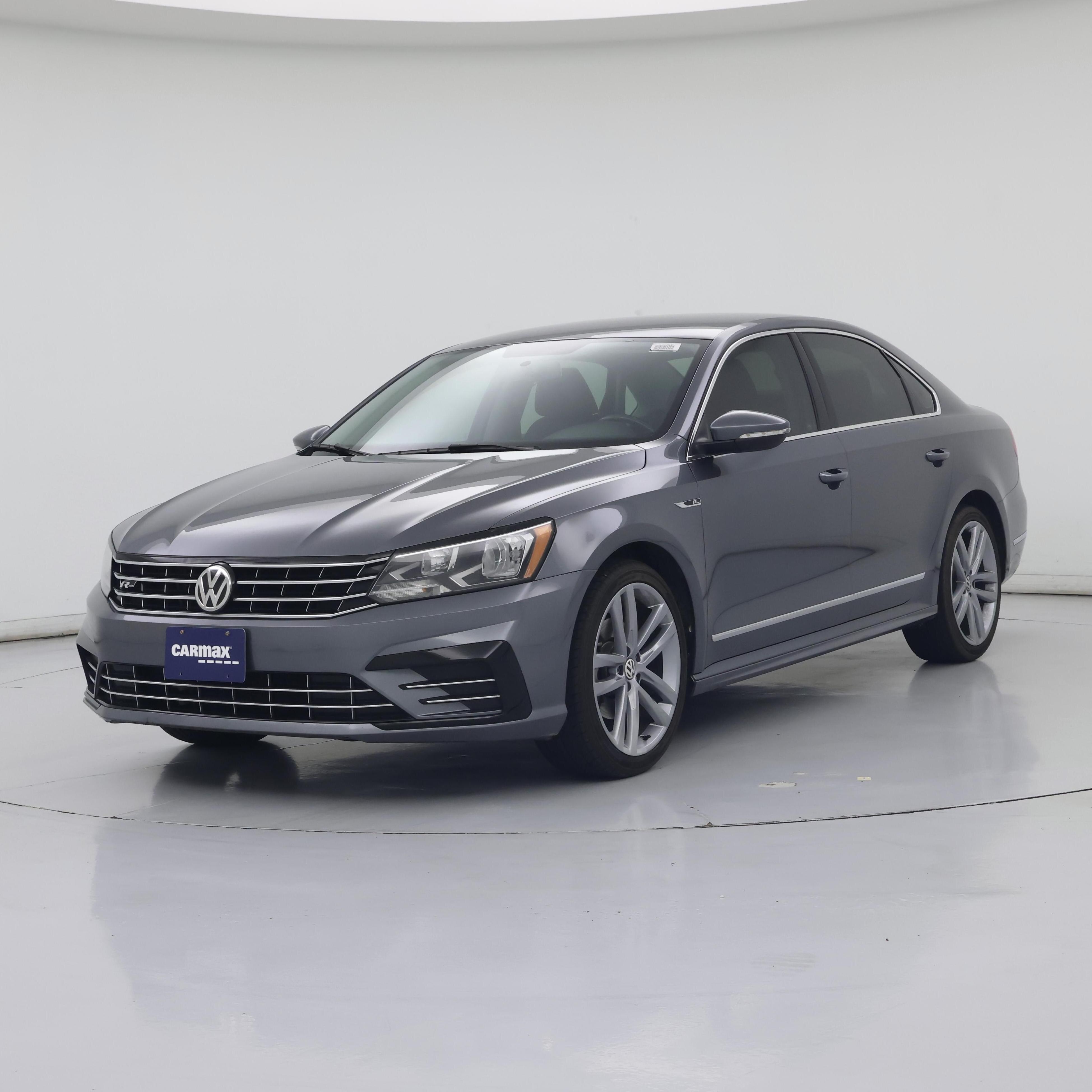 Thumbnail: 2017 Volkswagen Passat - 4