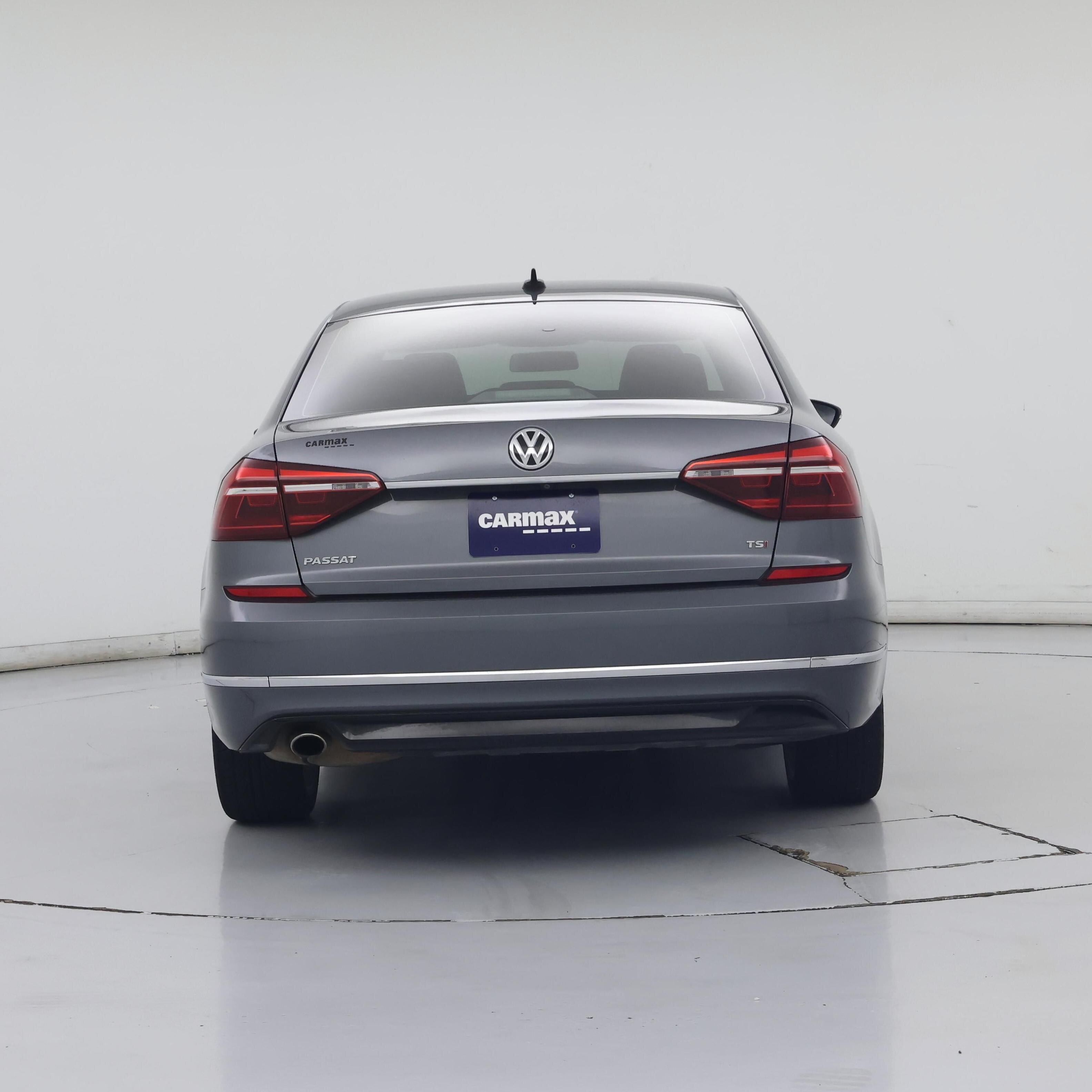 Thumbnail: 2017 Volkswagen Passat - 6