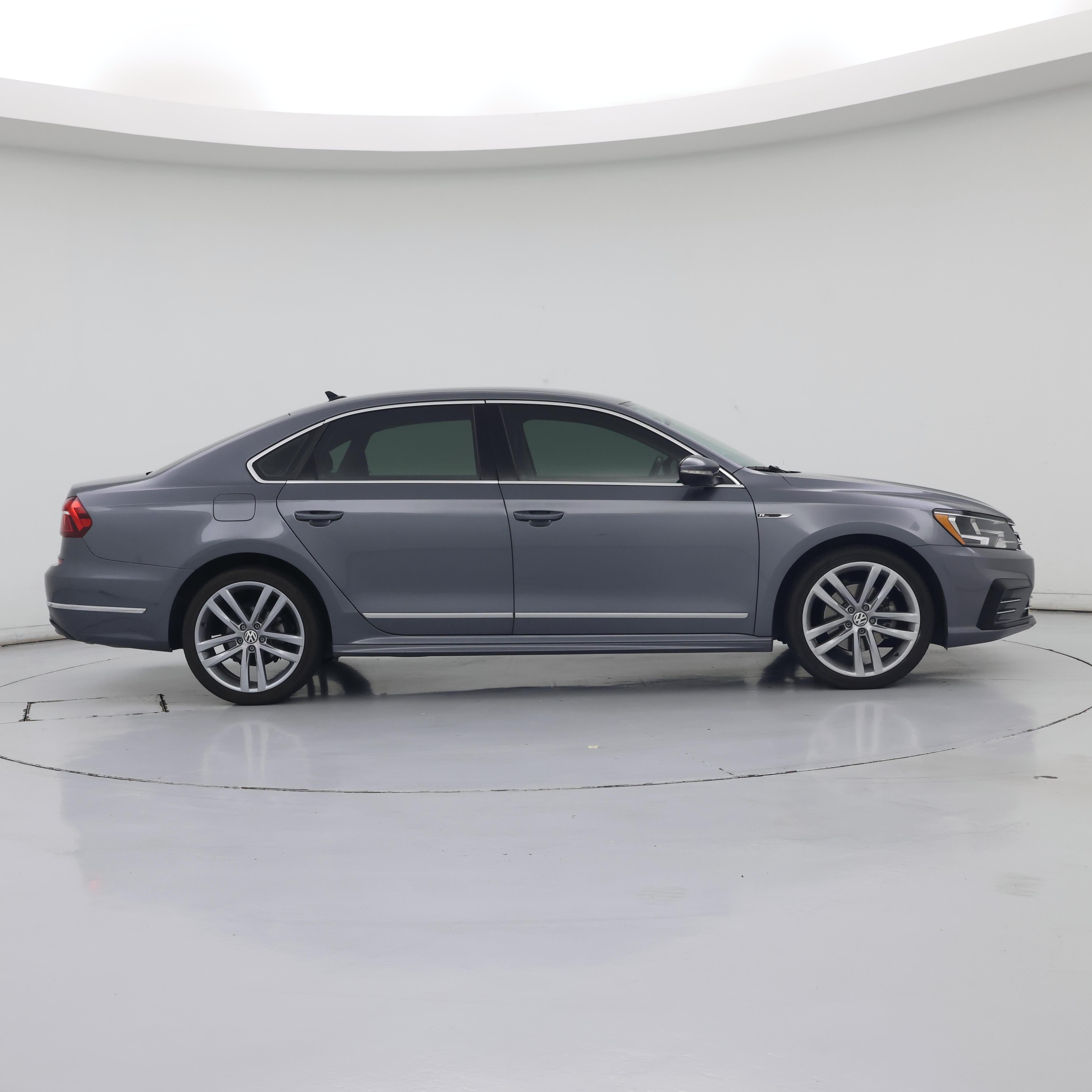 Thumbnail: 2017 Volkswagen Passat - 7