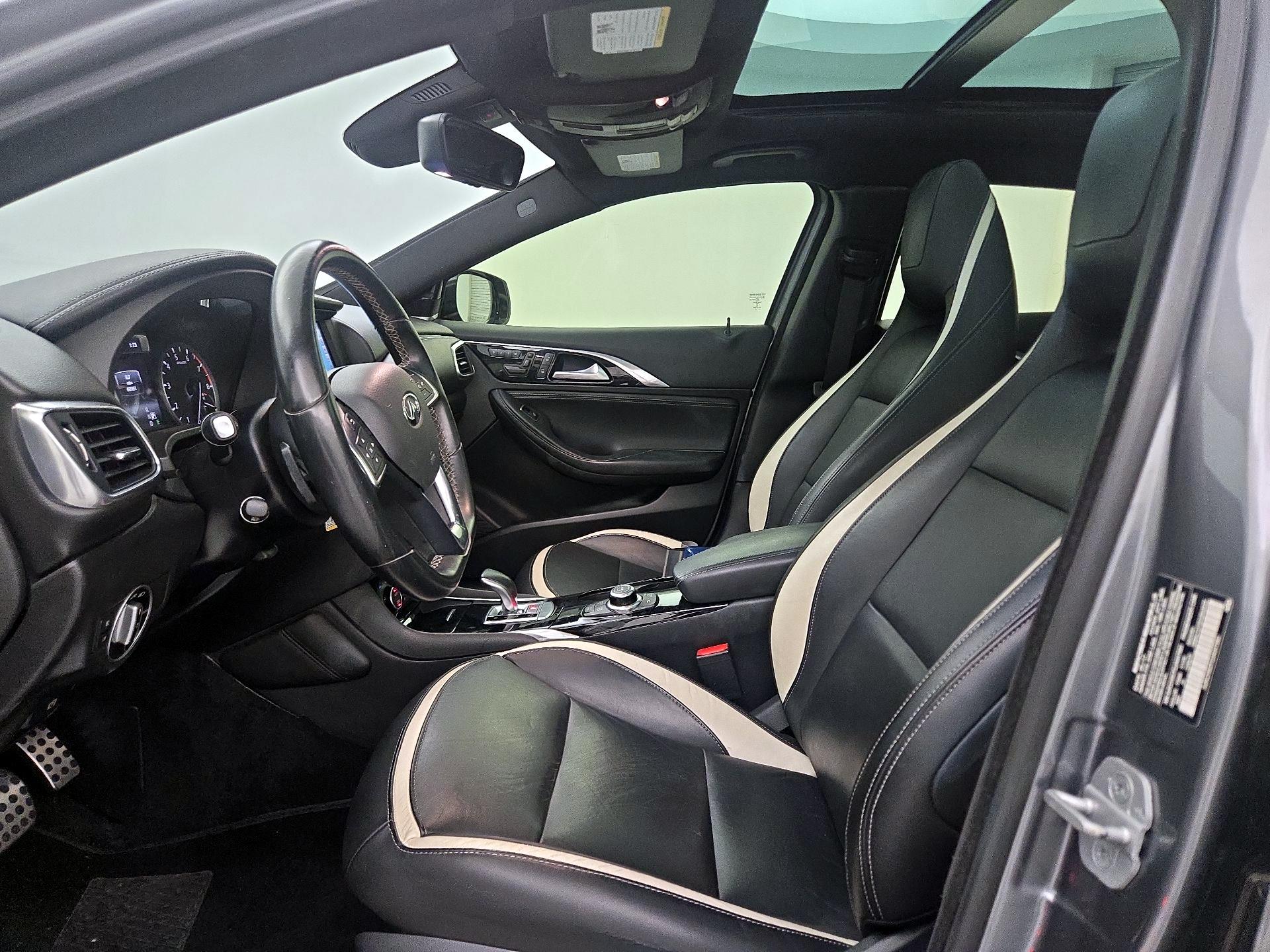 Thumbnail: 2018 INFINITI QX30 - 11