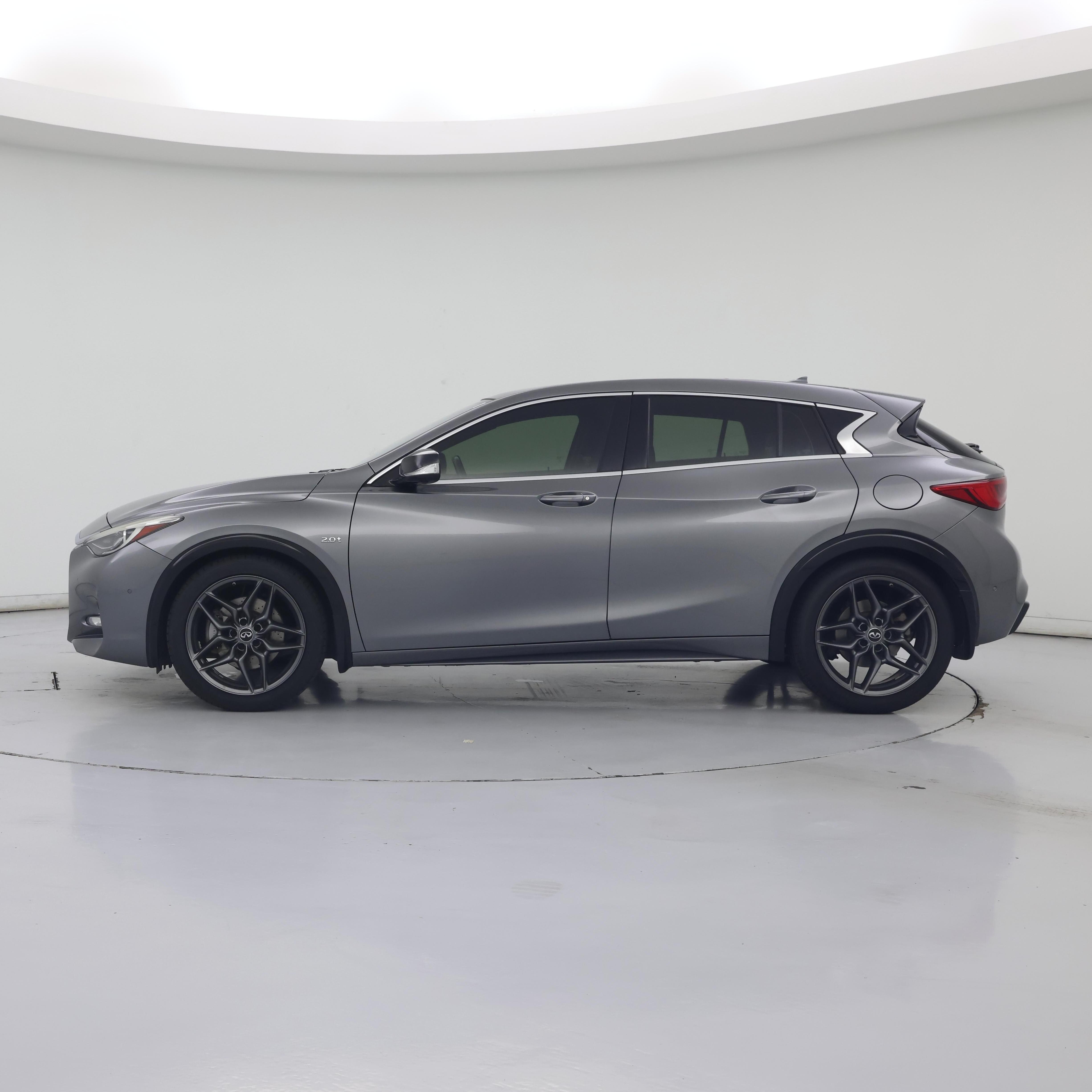 Thumbnail: 2018 INFINITI QX30 - 3