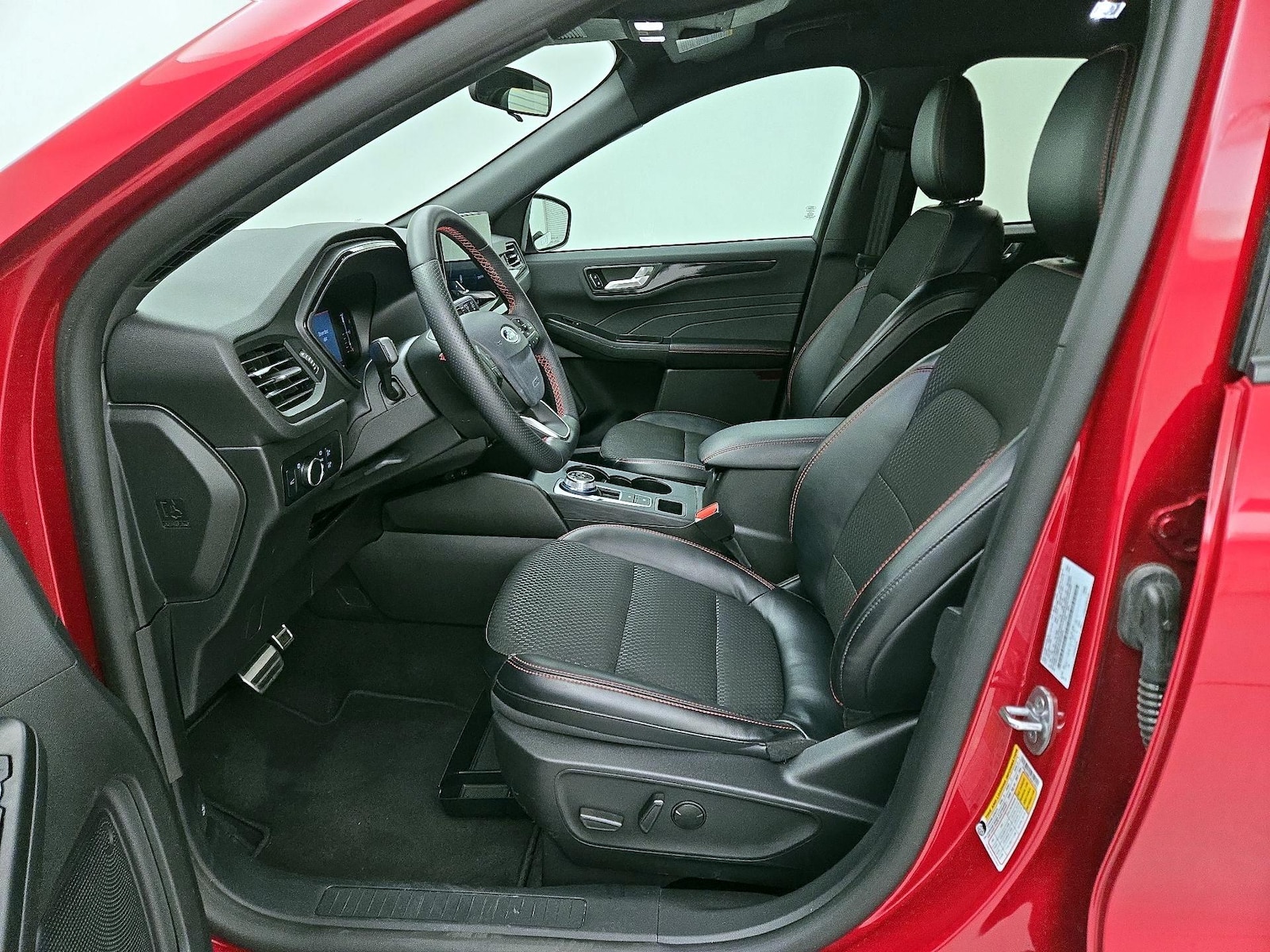 2024 Ford Escape ST-Line - Photo 12