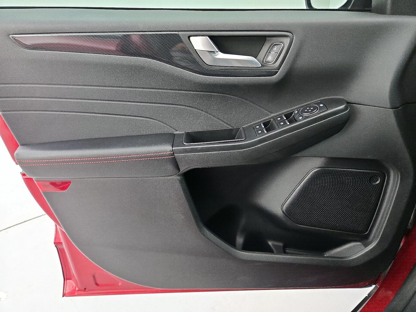 2024 Ford Escape ST-Line - Photo 13