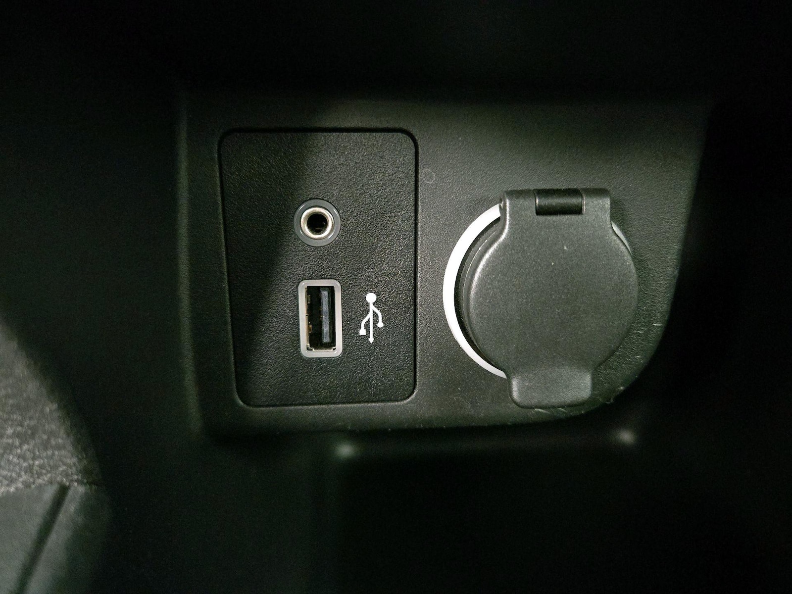 2021 Nissan Kicks S - Photo 19