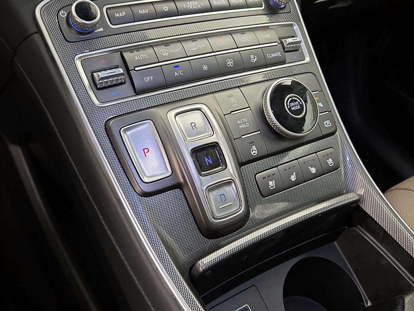 2021 Hyundai Santa Fe Limited - Photo 19
