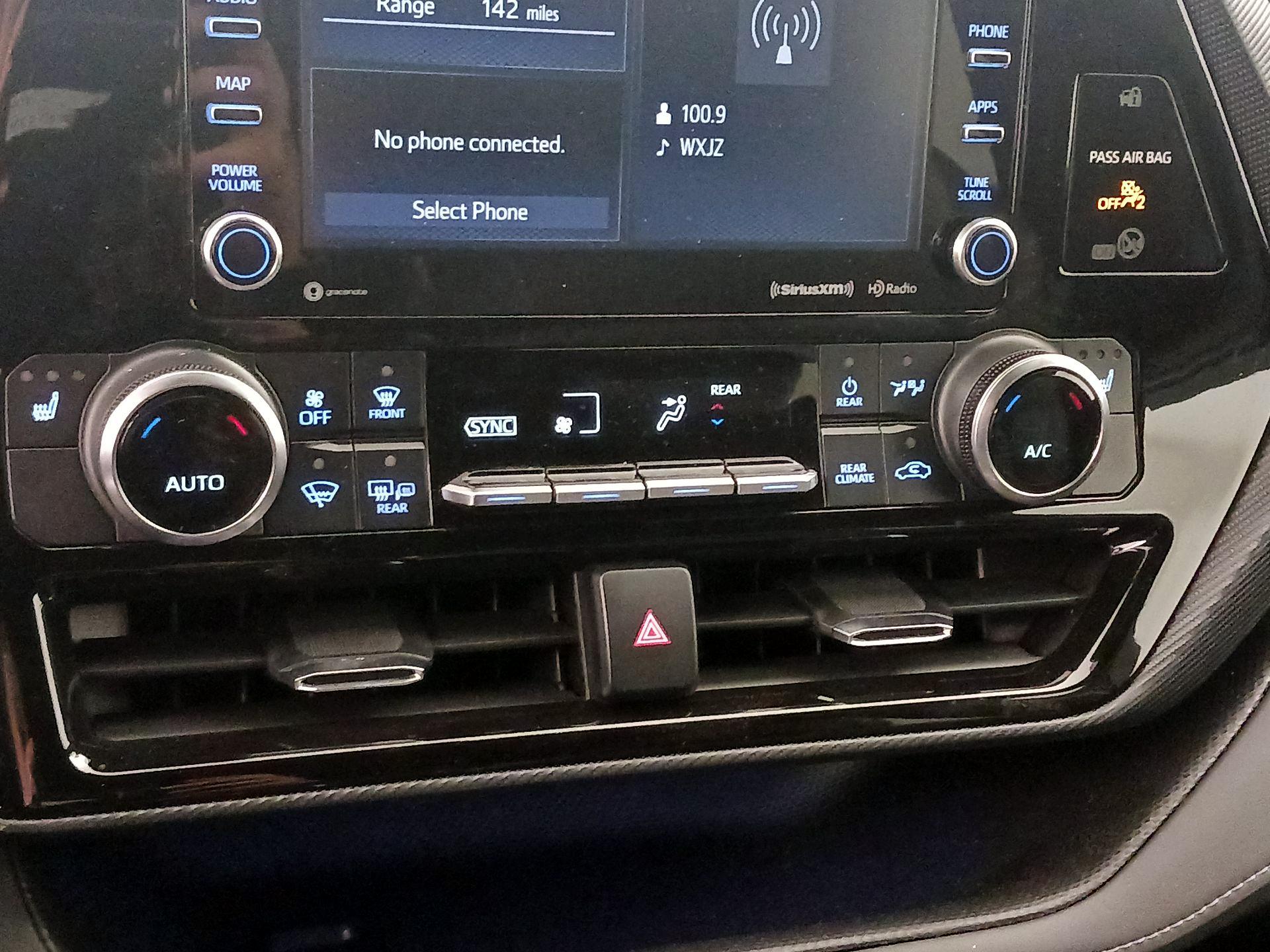 Thumbnail: 2022 Toyota Highlander - 16