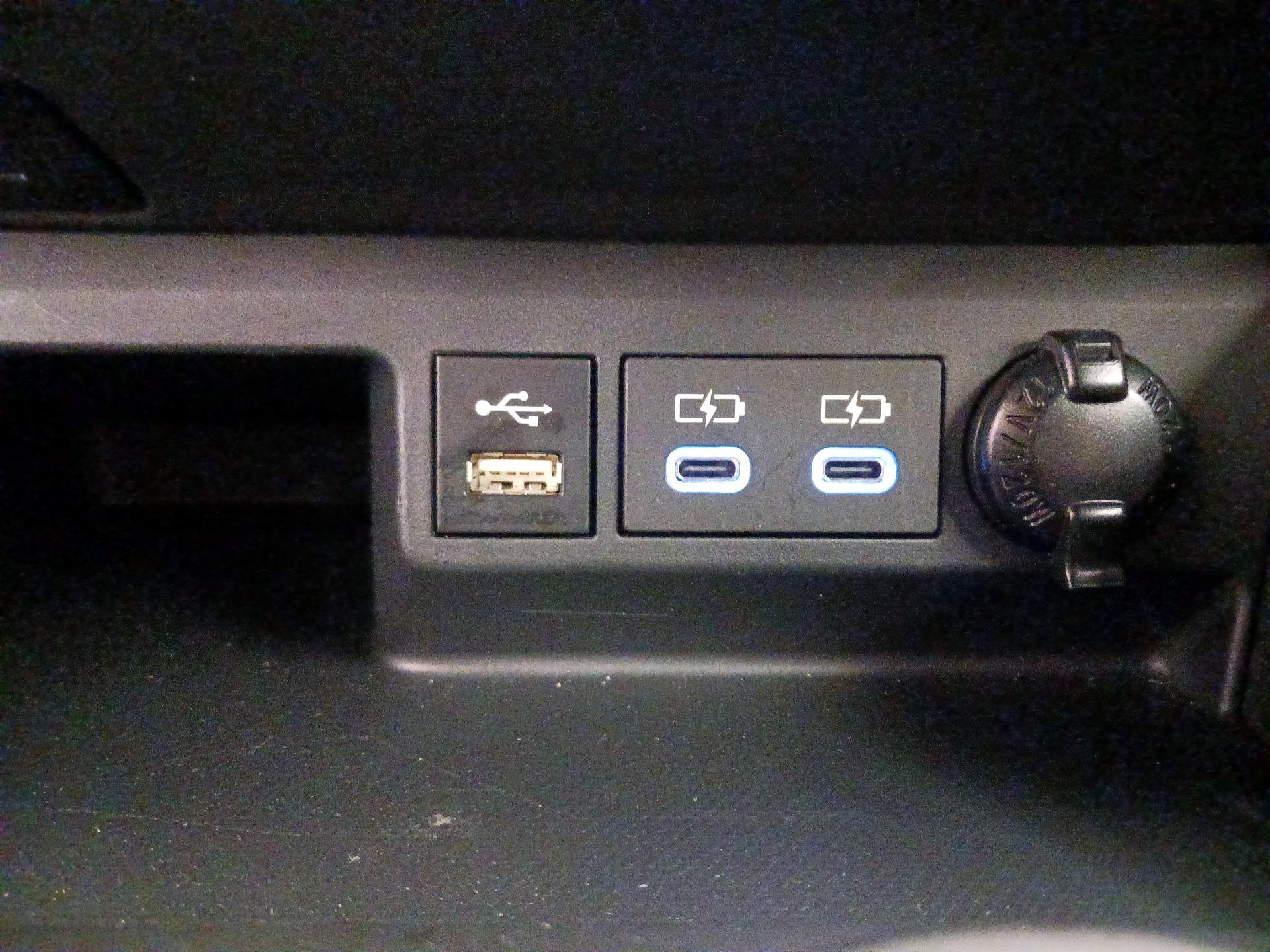 Thumbnail: 2022 Toyota Highlander - 18