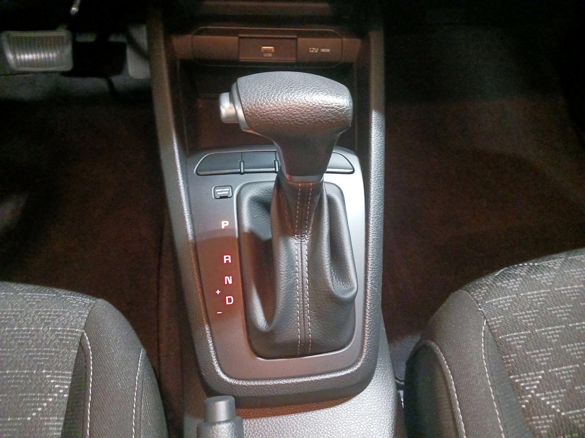 Thumbnail: 2021 Kia Rio - 17