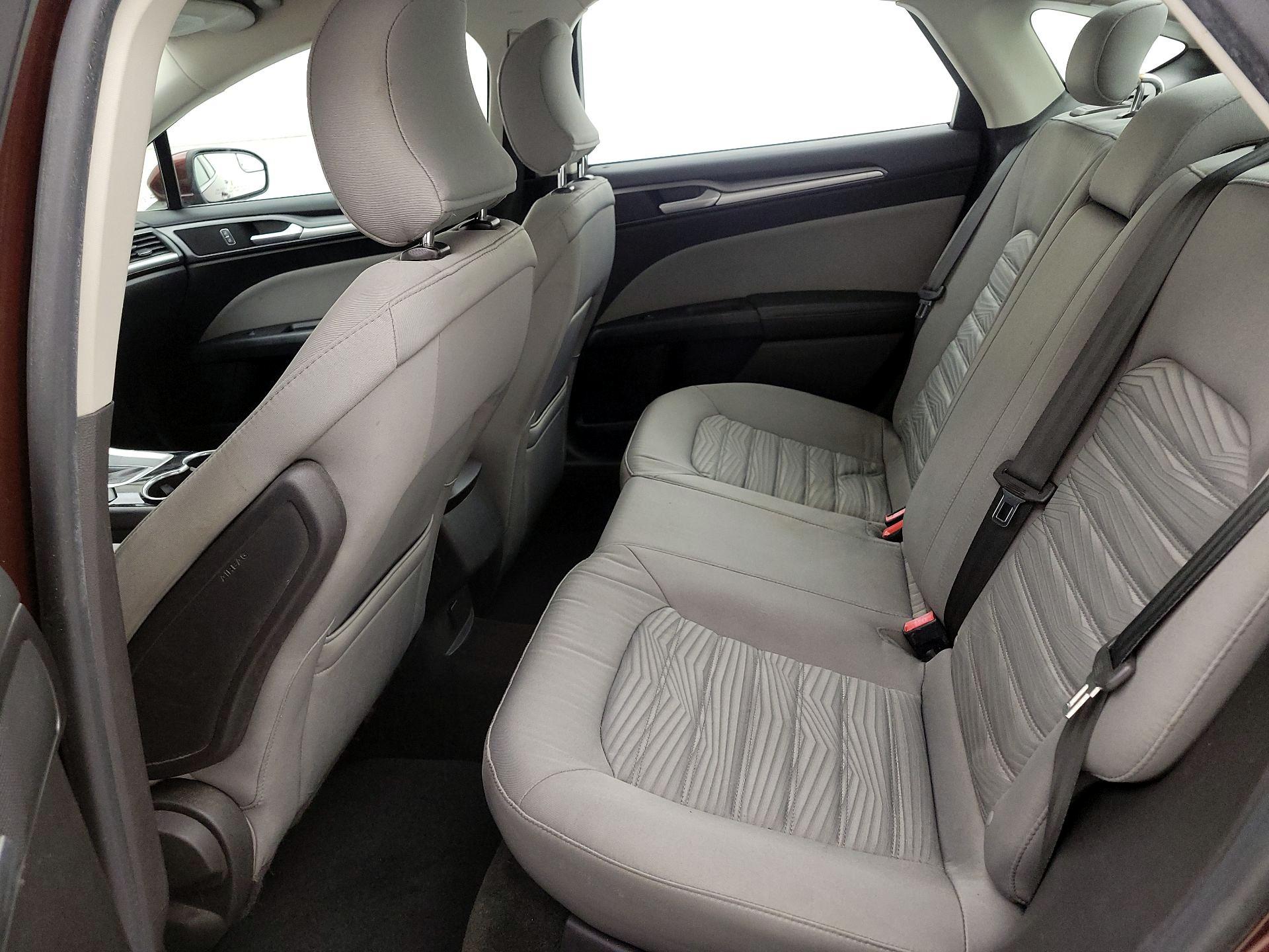 Thumbnail: 2016 Ford Fusion - 19