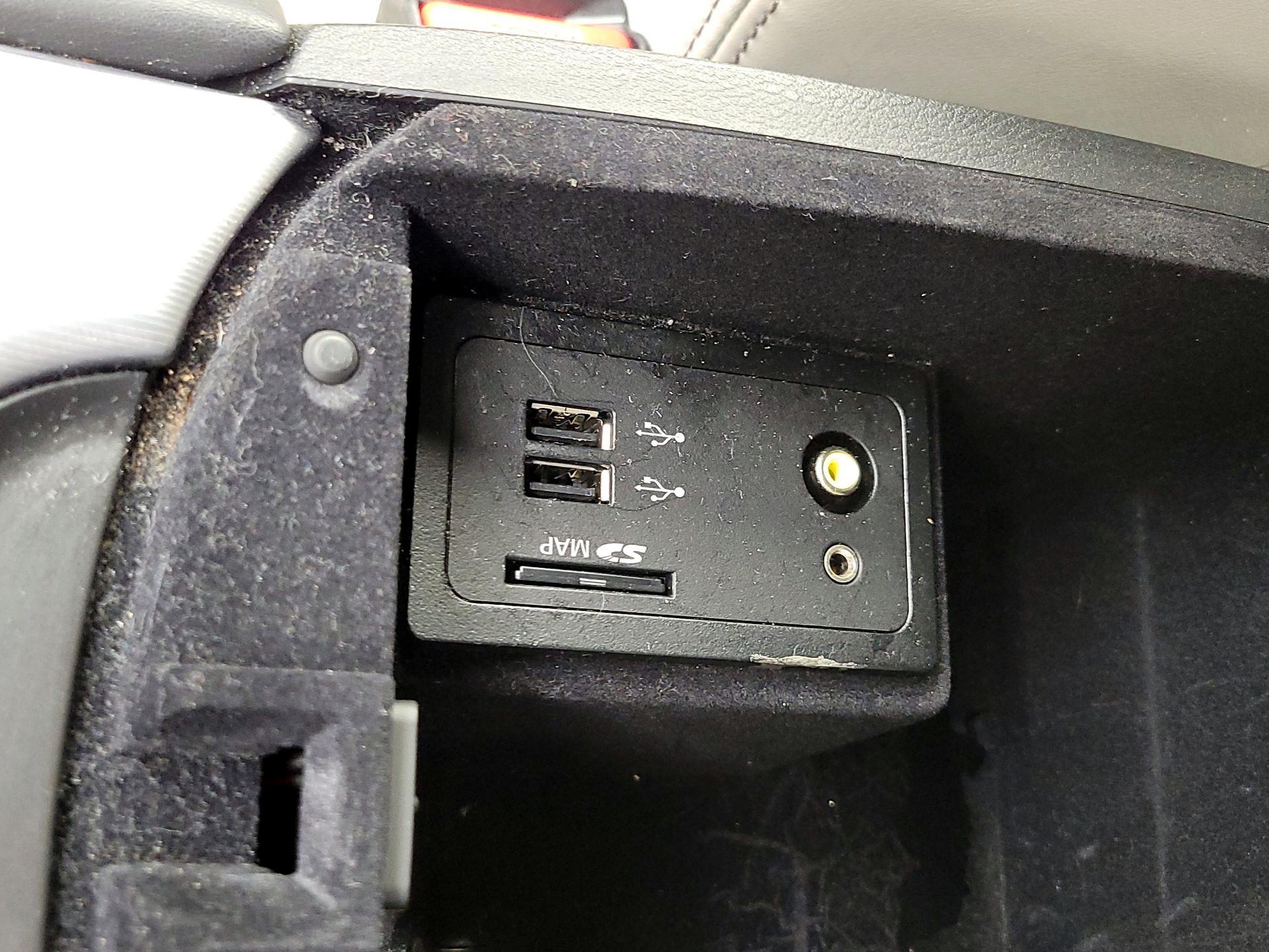 Thumbnail: 2017 INFINITI Q60 - 18