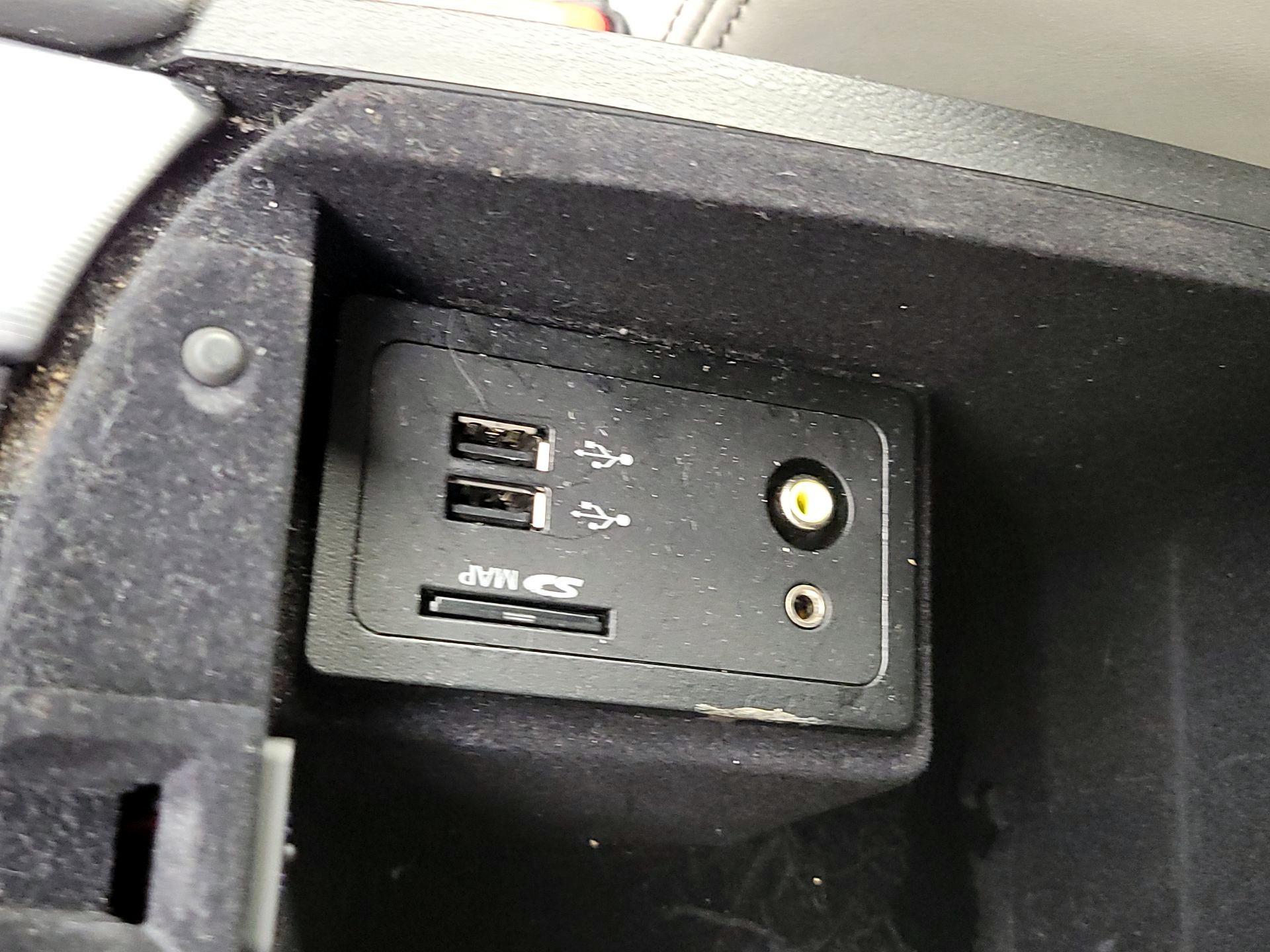 Thumbnail: 2017 INFINITI Q60 - 19