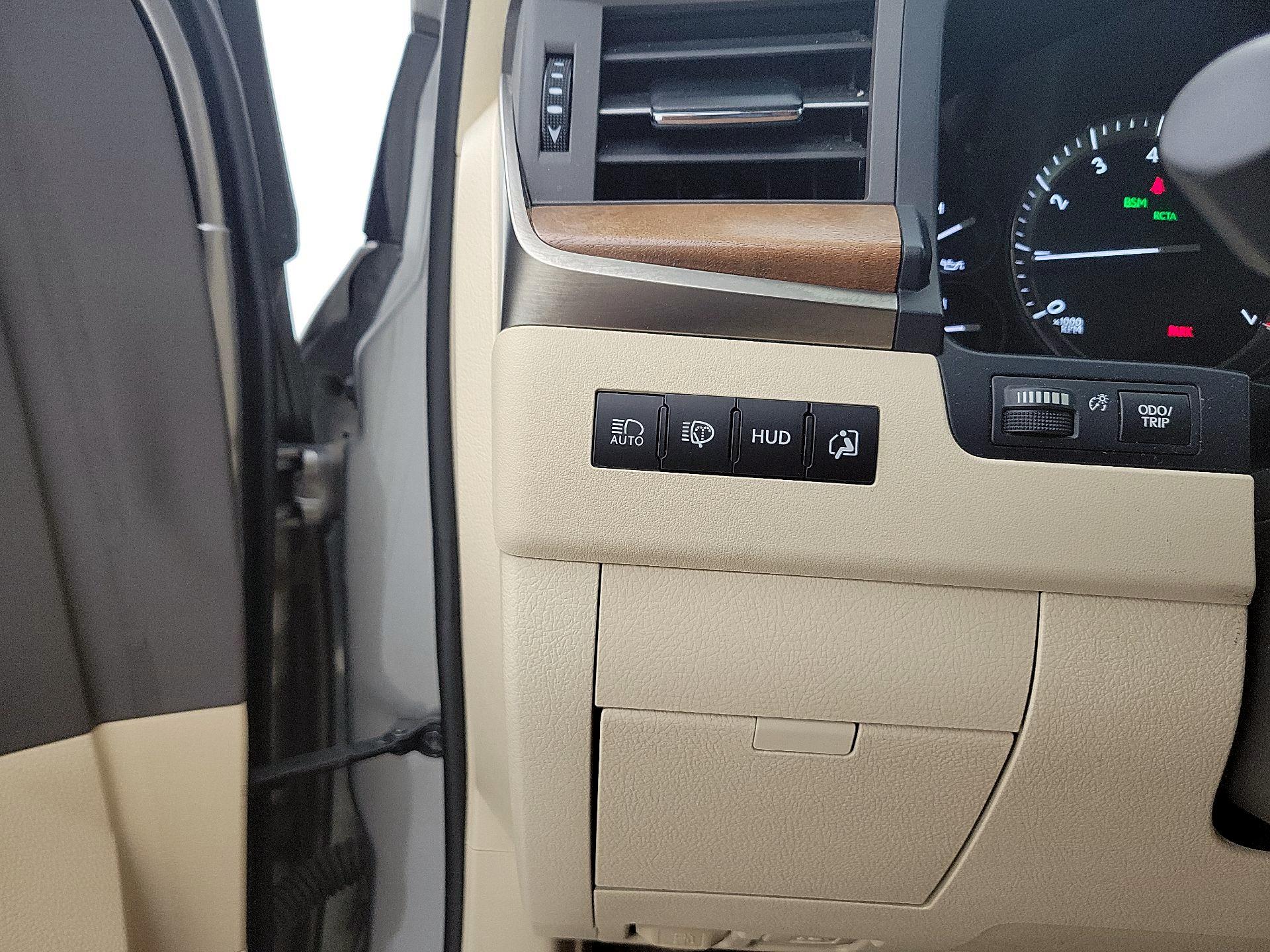 Thumbnail: 2020 Lexus LX - 13