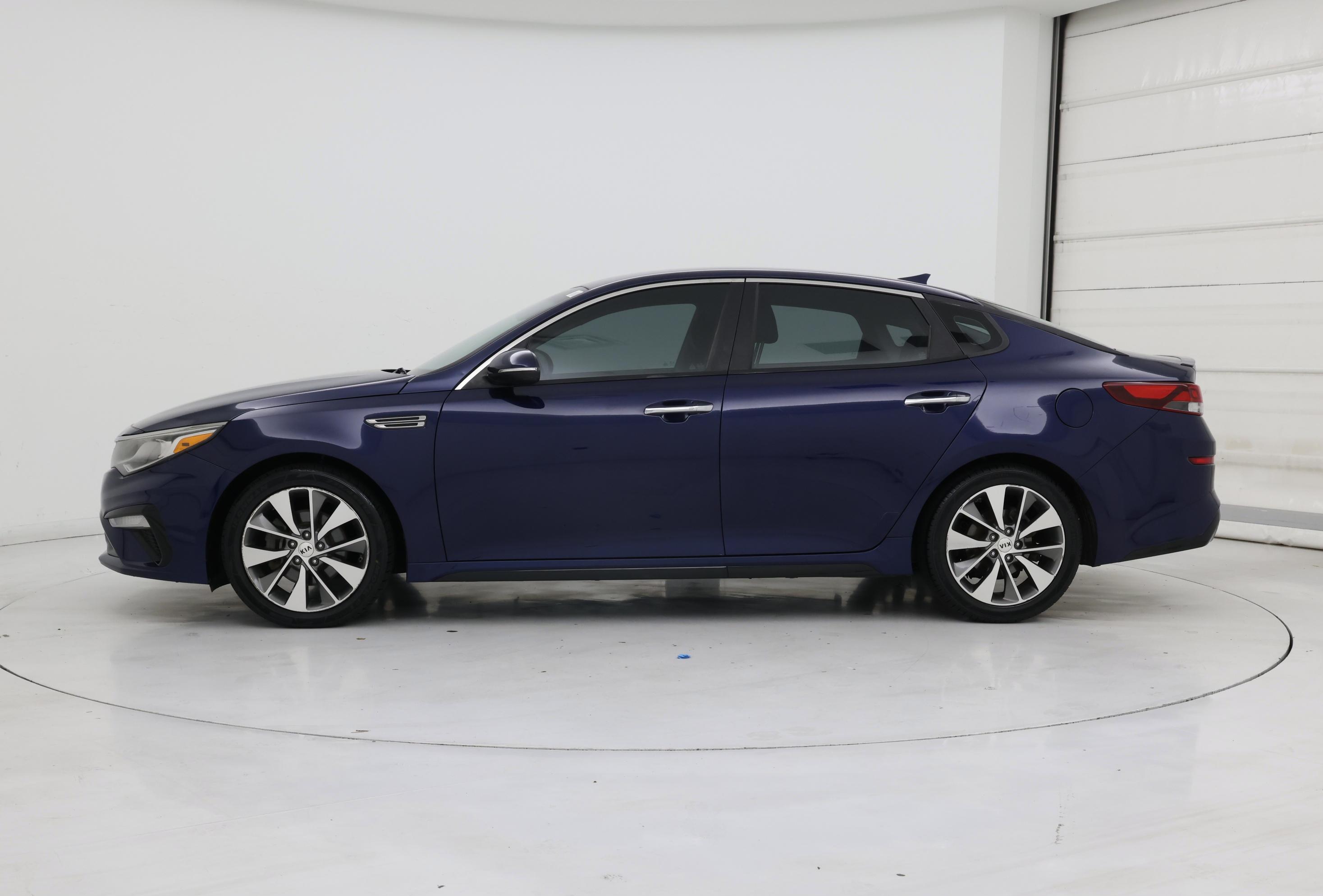 Thumbnail: 2019 Kia Optima - 3