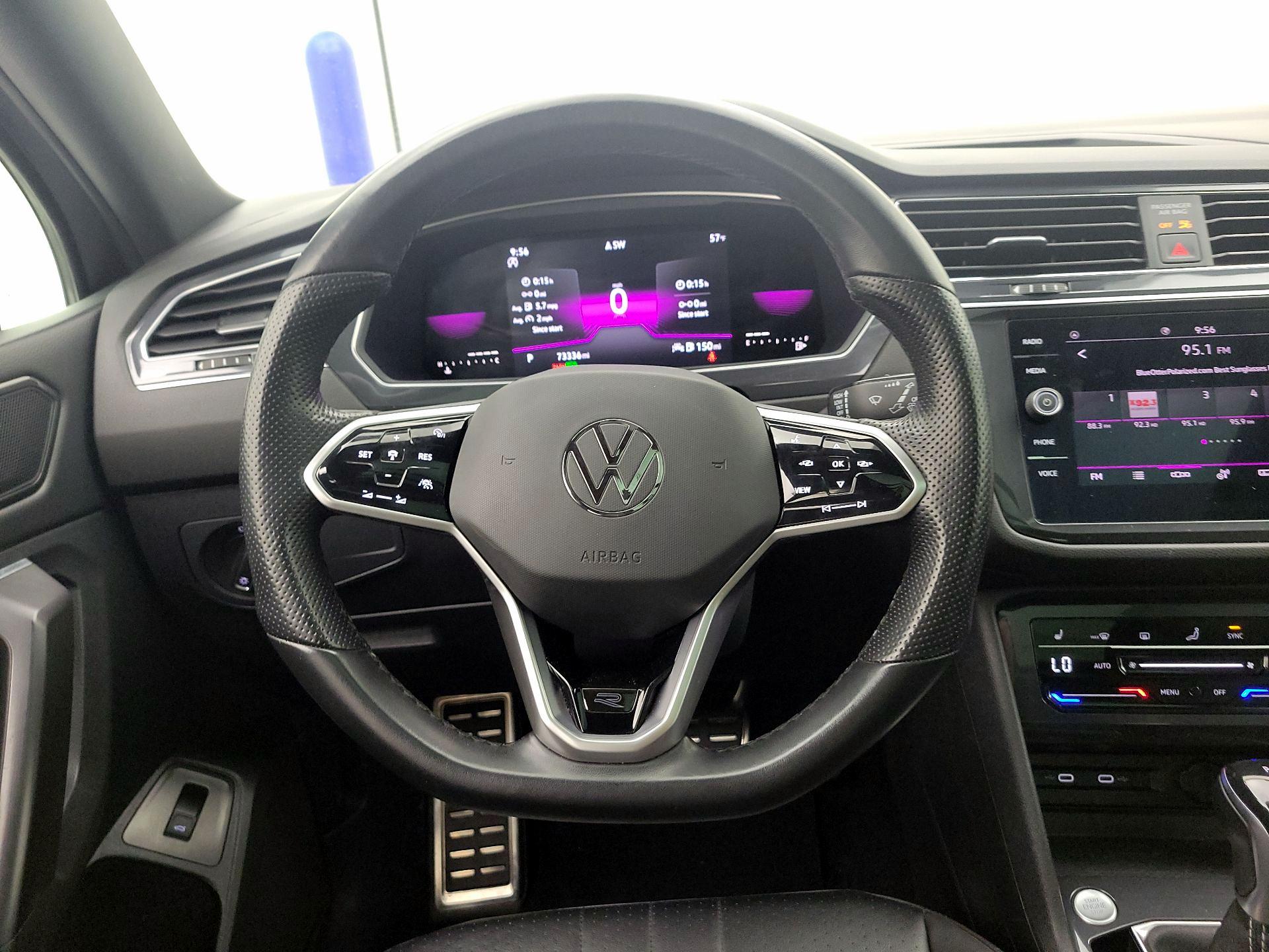 Thumbnail: 2022 Volkswagen Tiguan - 10