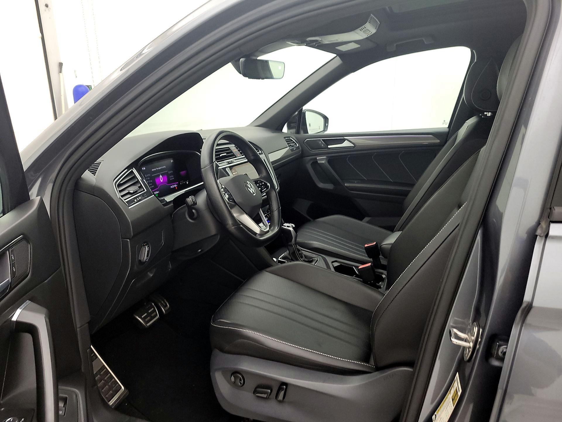 Thumbnail: 2022 Volkswagen Tiguan - 11