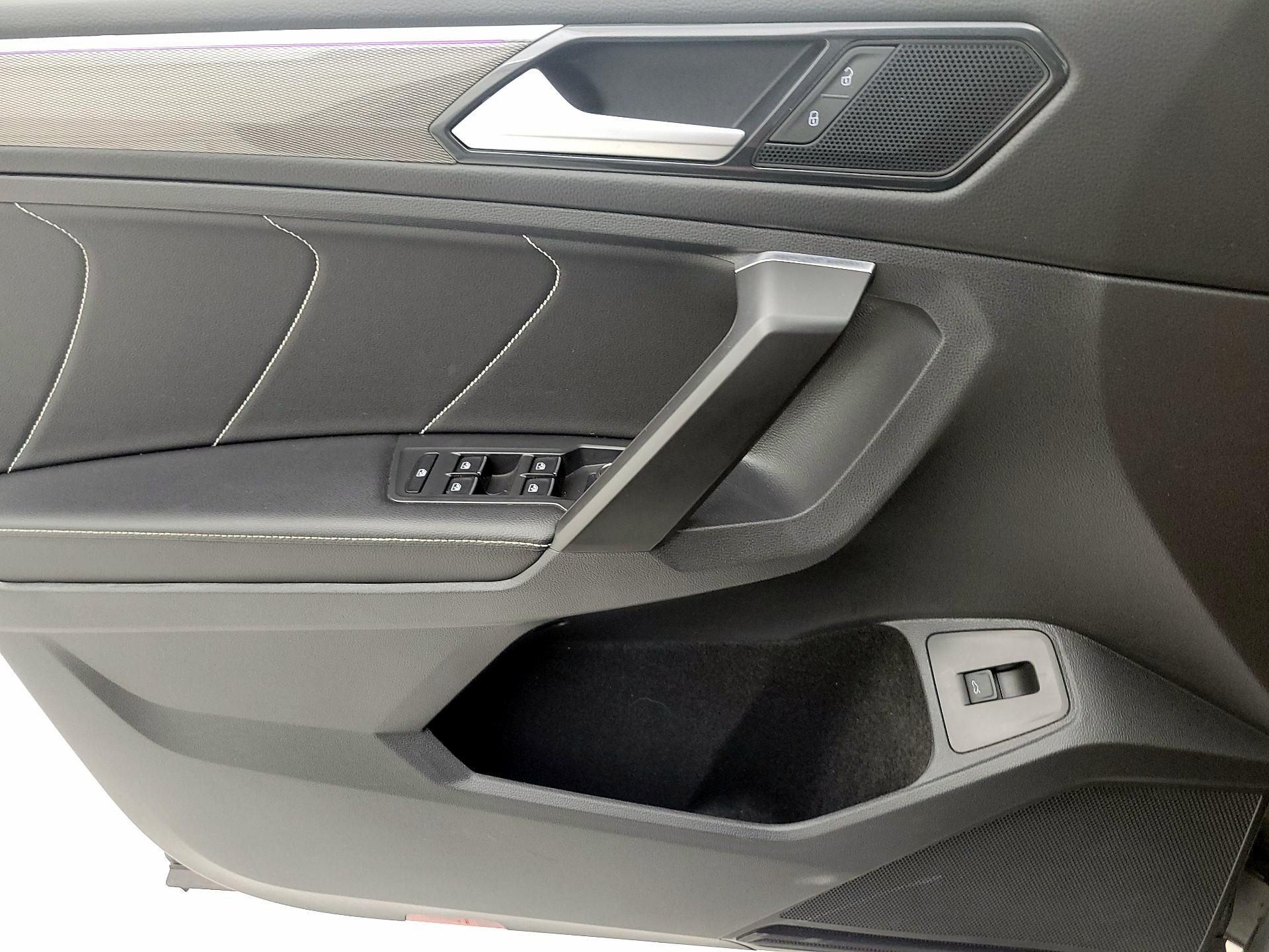 Thumbnail: 2022 Volkswagen Tiguan - 12