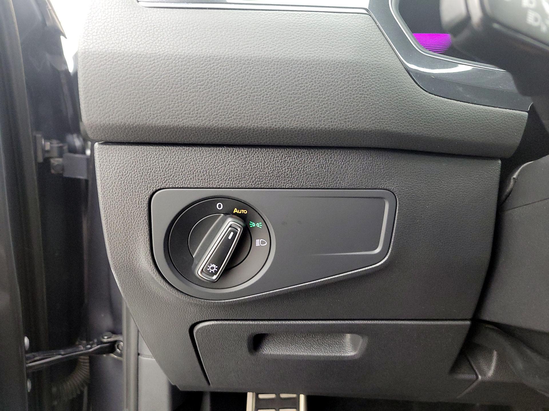 Thumbnail: 2022 Volkswagen Tiguan - 13