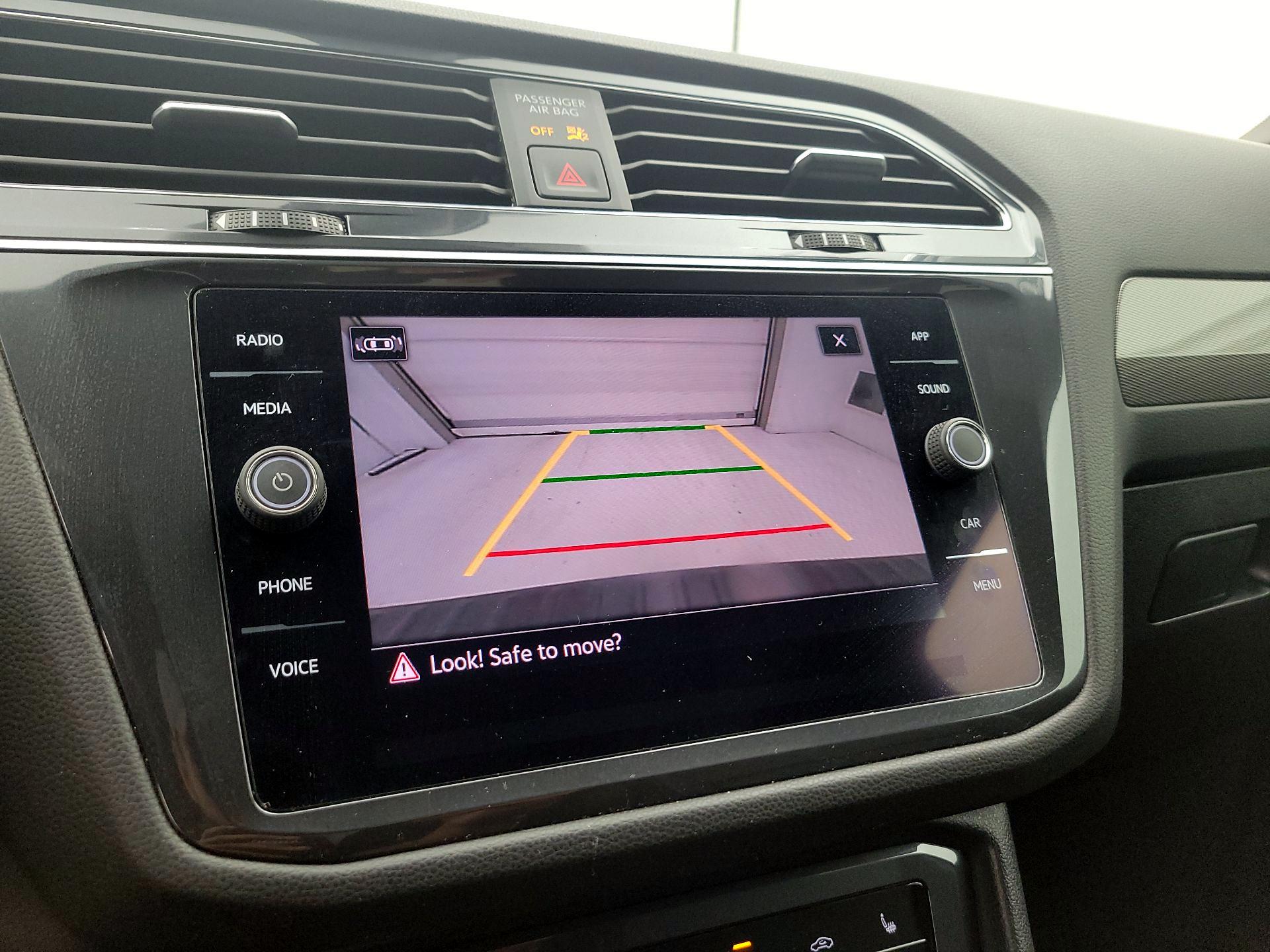 Thumbnail: 2022 Volkswagen Tiguan - 14