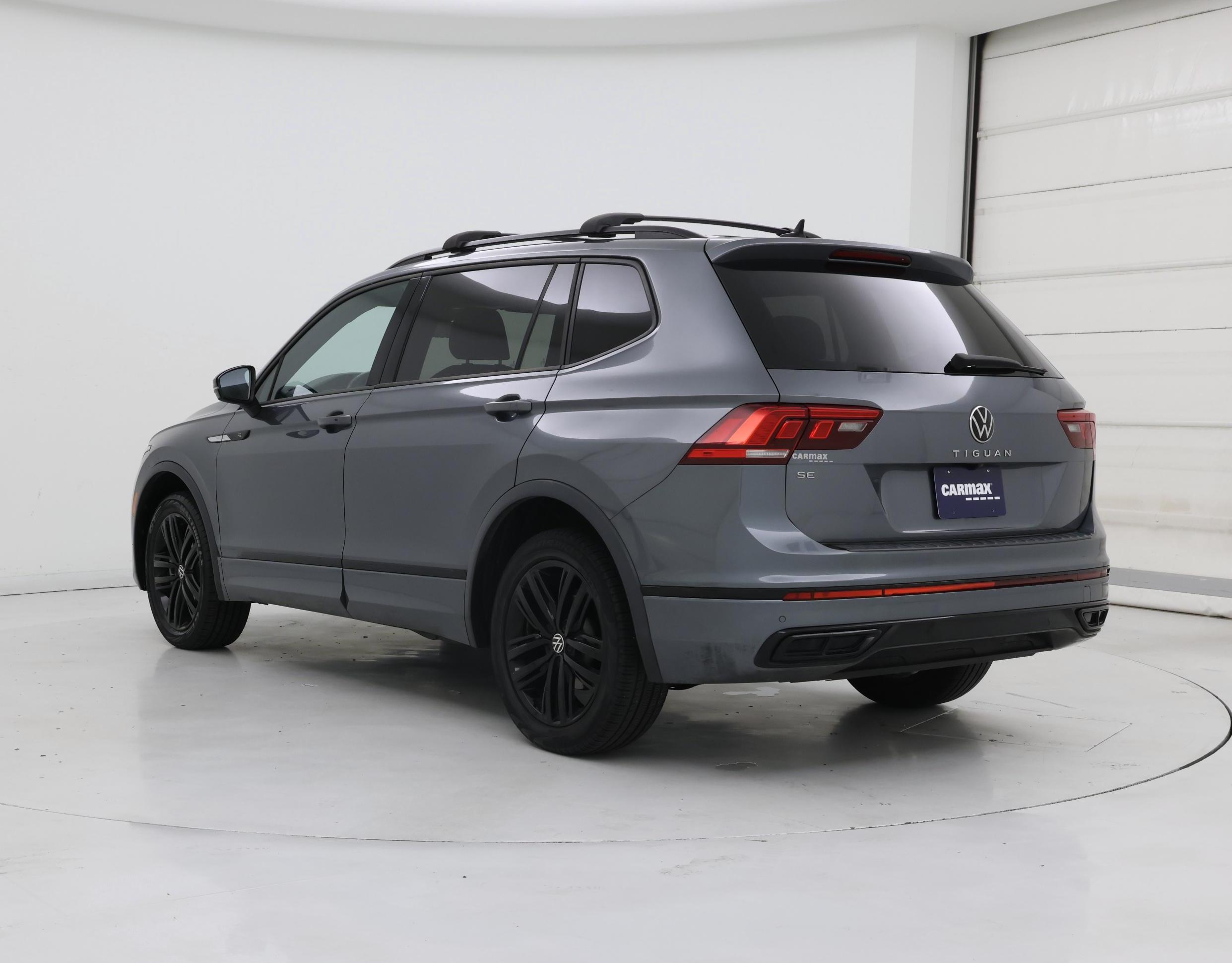 Thumbnail: 2022 Volkswagen Tiguan - 2