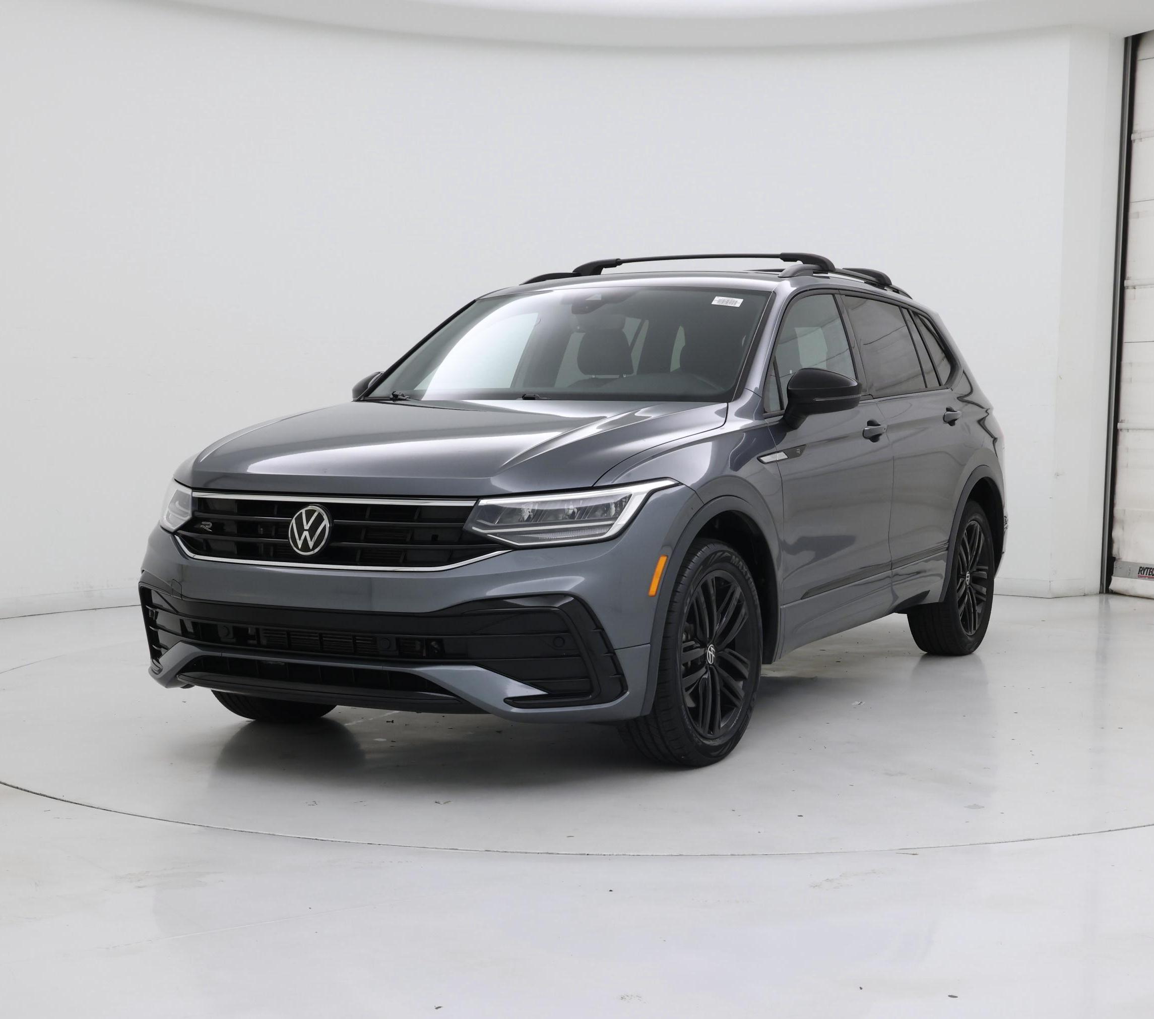 Thumbnail: 2022 Volkswagen Tiguan - 4
